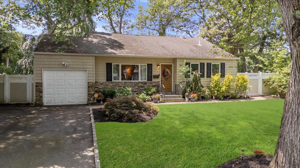 #1 photo, 39 Foxwood Drive, サフォーク郡 Huntington Station , NY 11746