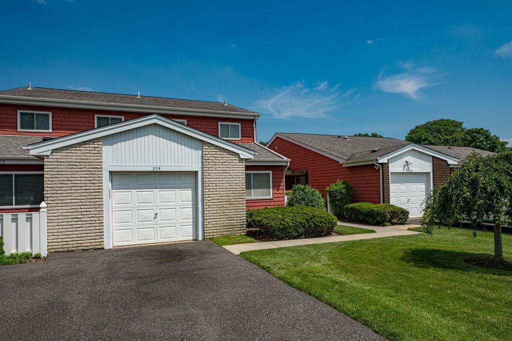 #1 photo, 205 Flair Court, Saint James , NY 11780