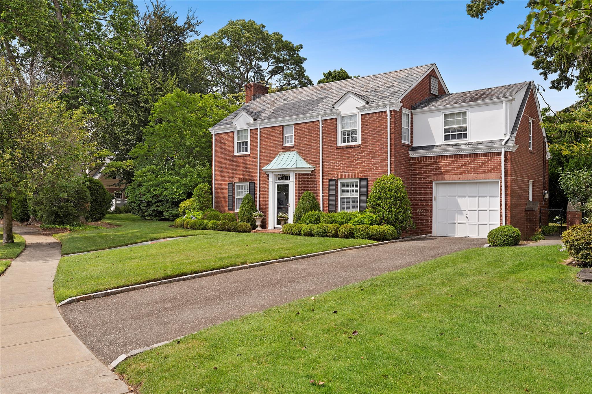 #1 photo, 93 Fountain Avenue, 長島 Rockville Centre , NY 11570