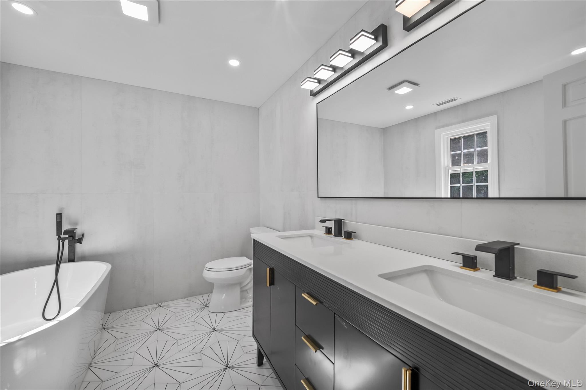 #13 photo, 10 Barnes Lane, Chappaqua , NY 10514