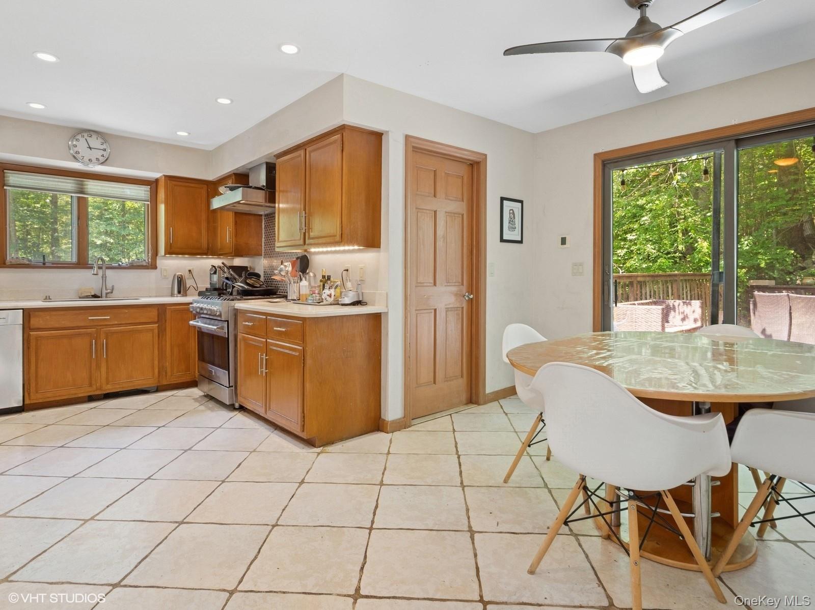 #5 photo, 212 Elmwood Road, South Salem , NY 10590