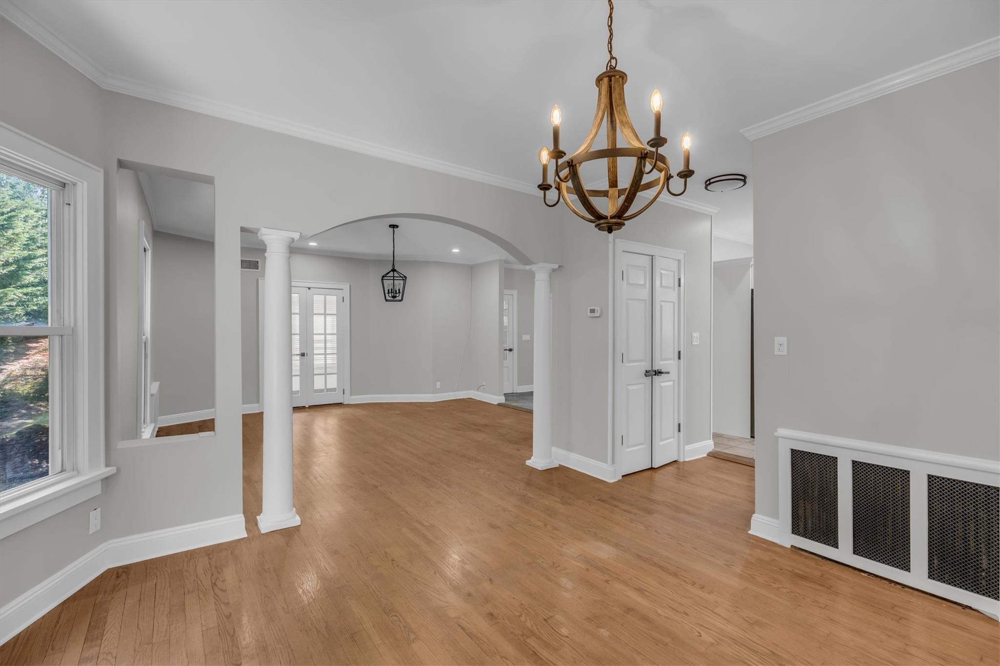 #16 photo, 643 Deer Park Avenue, サフォーク郡 Babylon , NY 11702