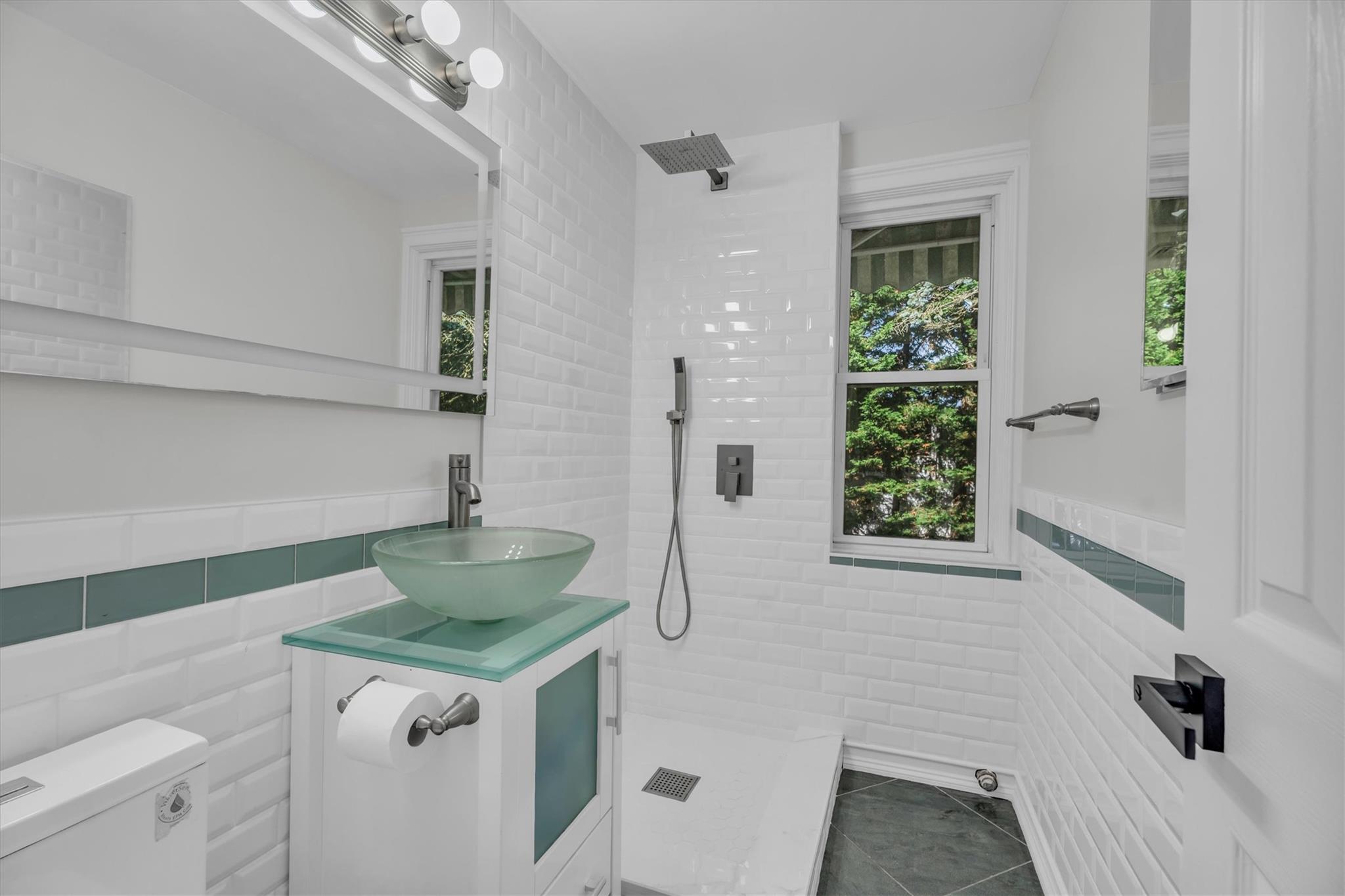 #18 photo, 643 Deer Park Avenue, サフォーク郡 Babylon , NY 11702