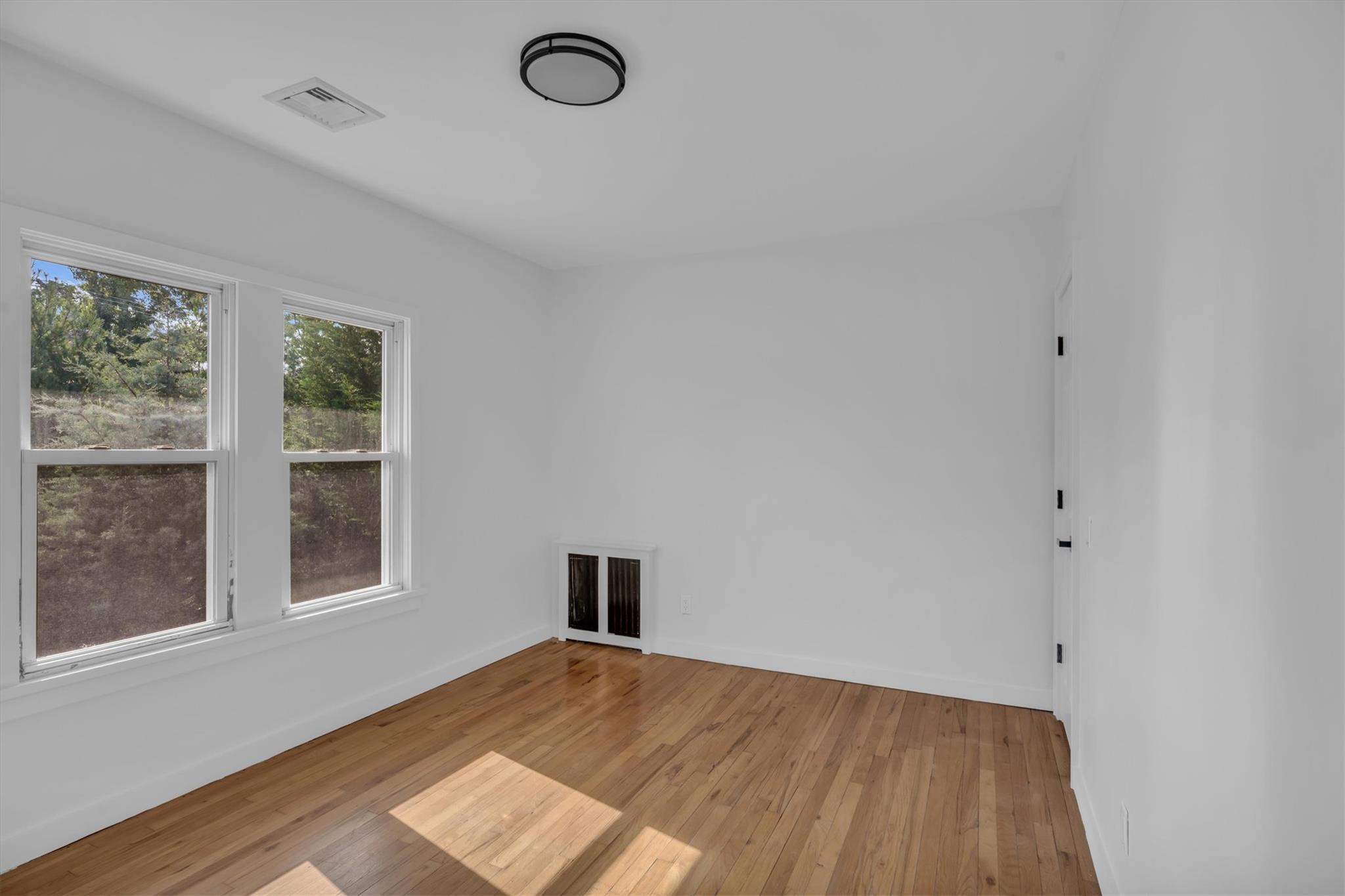 #19 photo, 643 Deer Park Avenue, サフォーク郡 Babylon , NY 11702