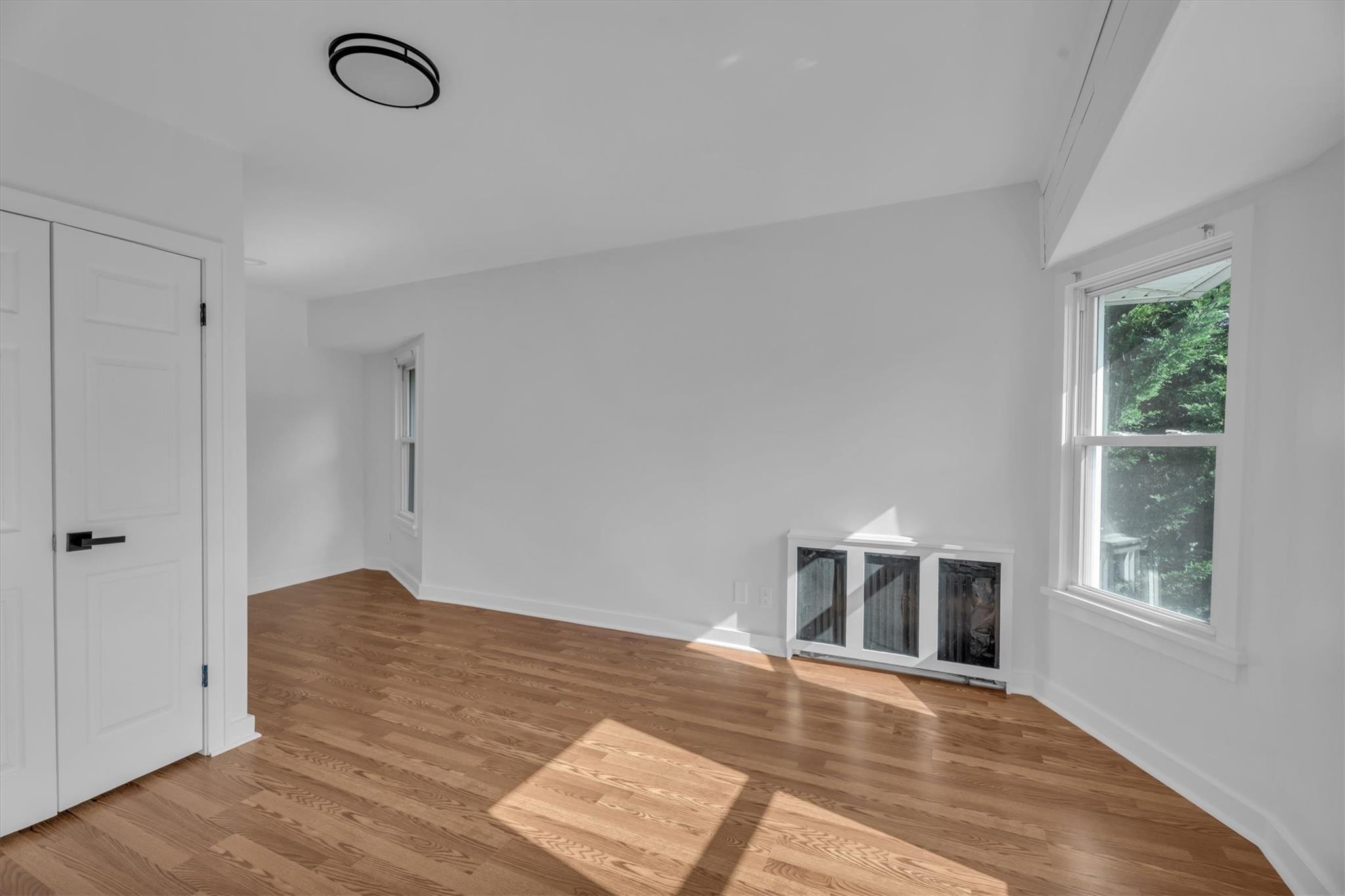 #20 photo, 643 Deer Park Avenue, サフォーク郡 Babylon , NY 11702