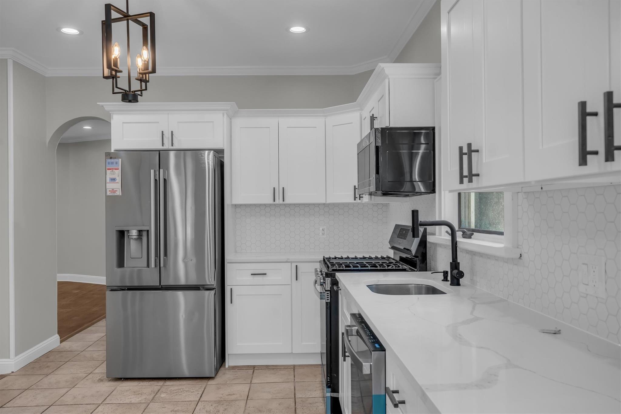 #7 photo, 643 Deer Park Avenue, サフォーク郡 Babylon , NY 11702