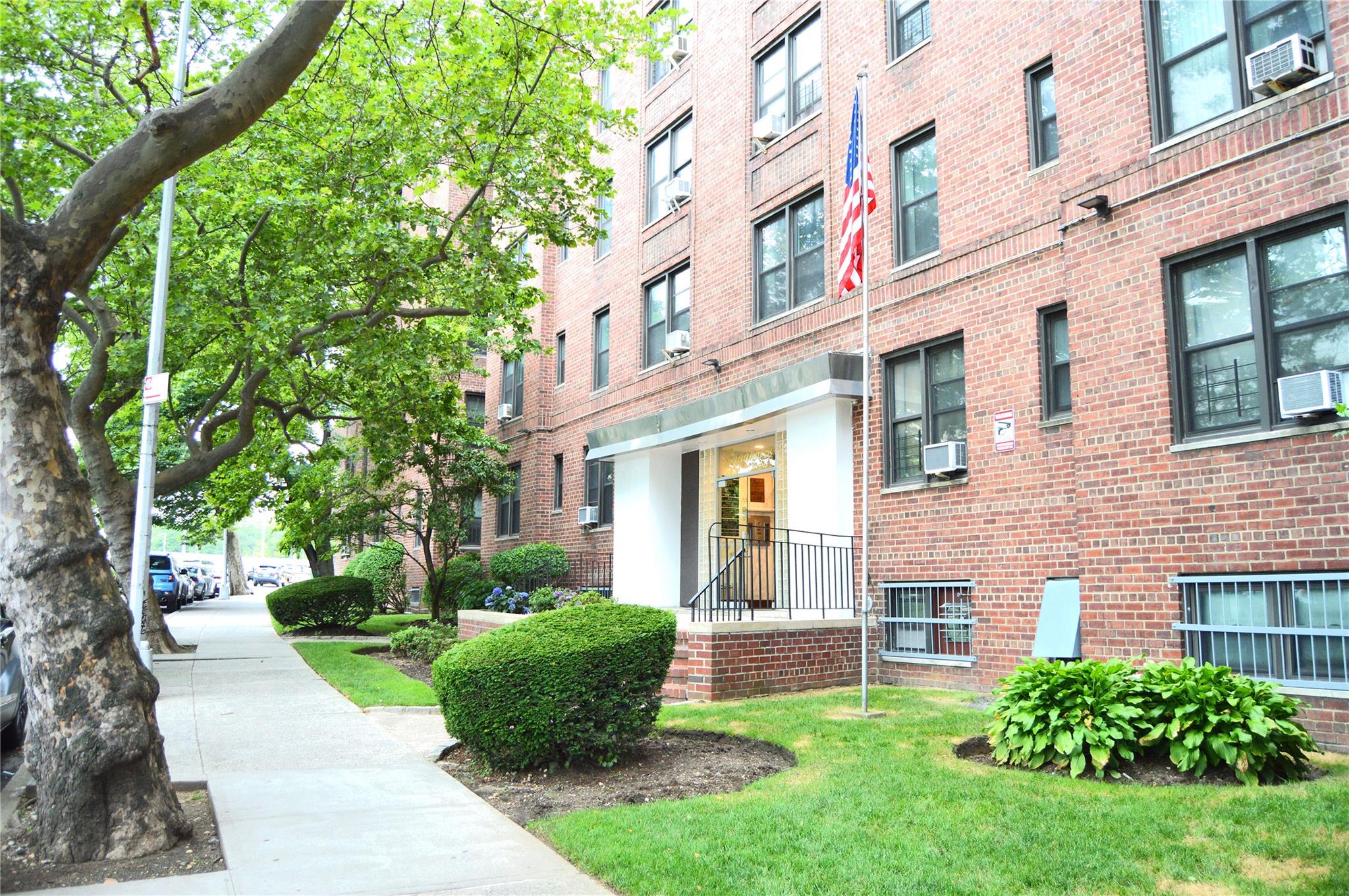 #18 photo, 84-31 Van Wyck Expressway, 皇后區 Briarwood , NY 11435