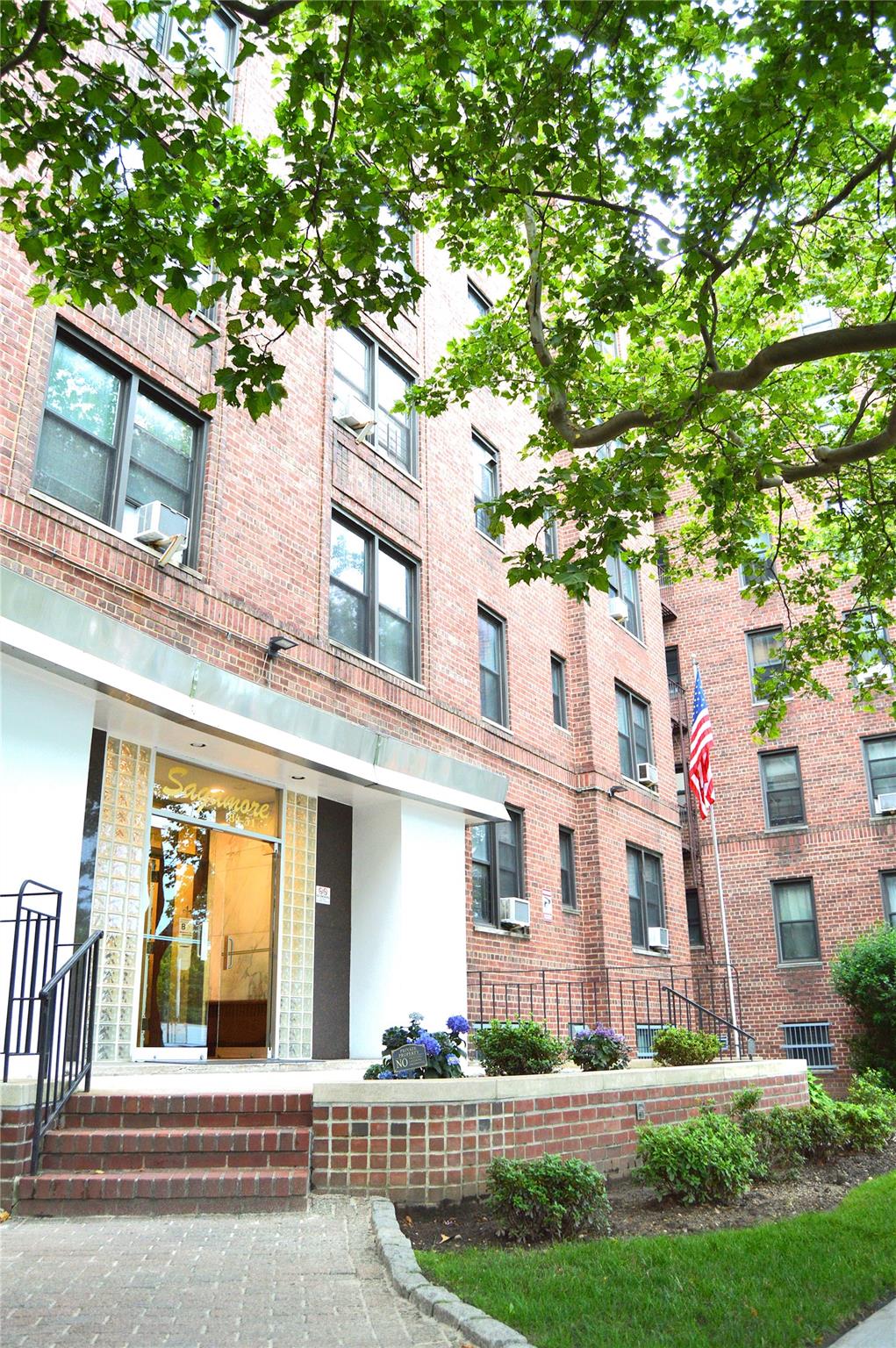 #20 photo, 84-31 Van Wyck Expressway, 皇后區 Briarwood , NY 11435