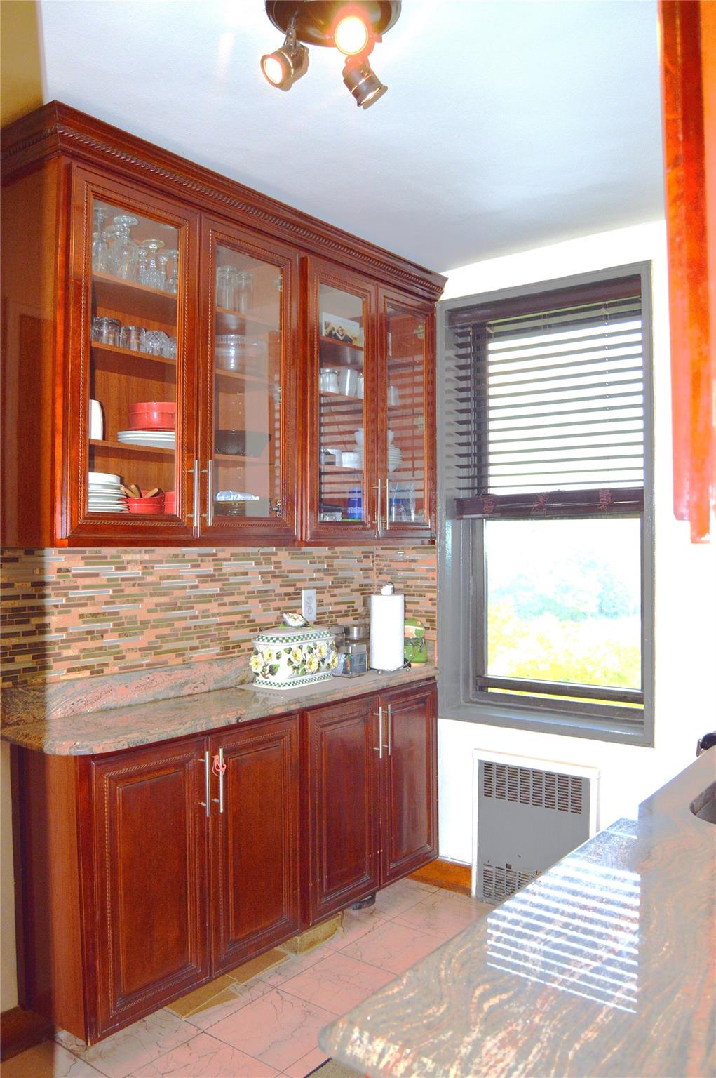 #5 photo, 84-31 Van Wyck Expressway, 皇后區 Briarwood , NY 11435