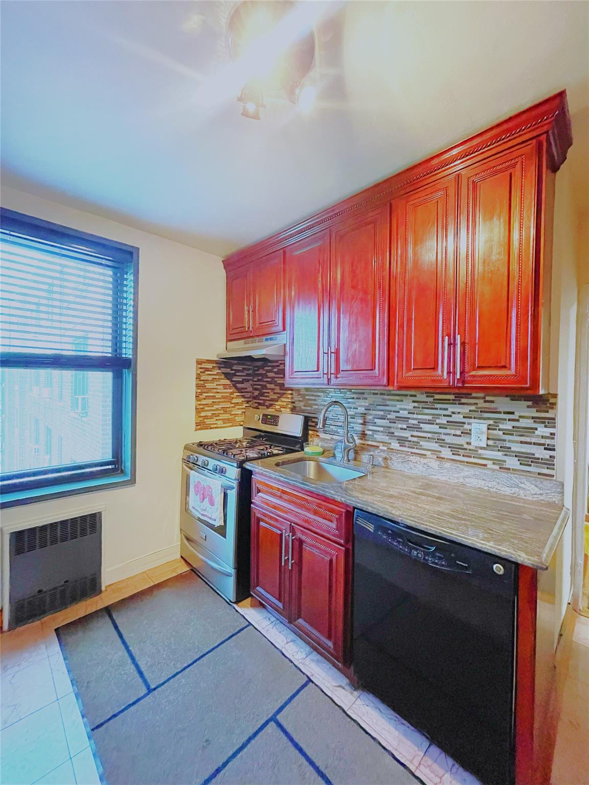 #6 photo, 84-31 Van Wyck Expressway, 皇后區 Briarwood , NY 11435