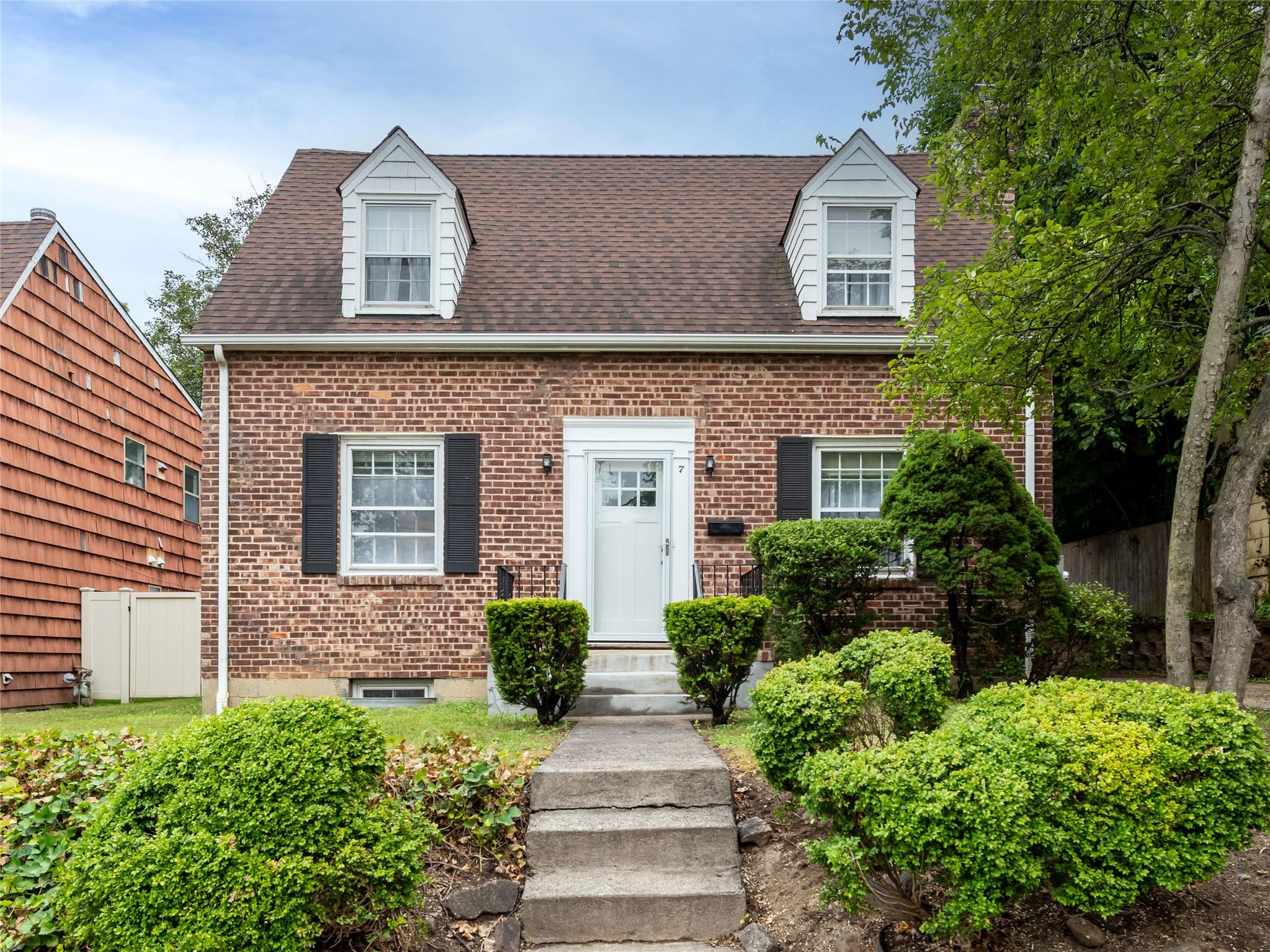 #1 photo, 7 Jackson Street, ناسو Port Washington , NY 11050