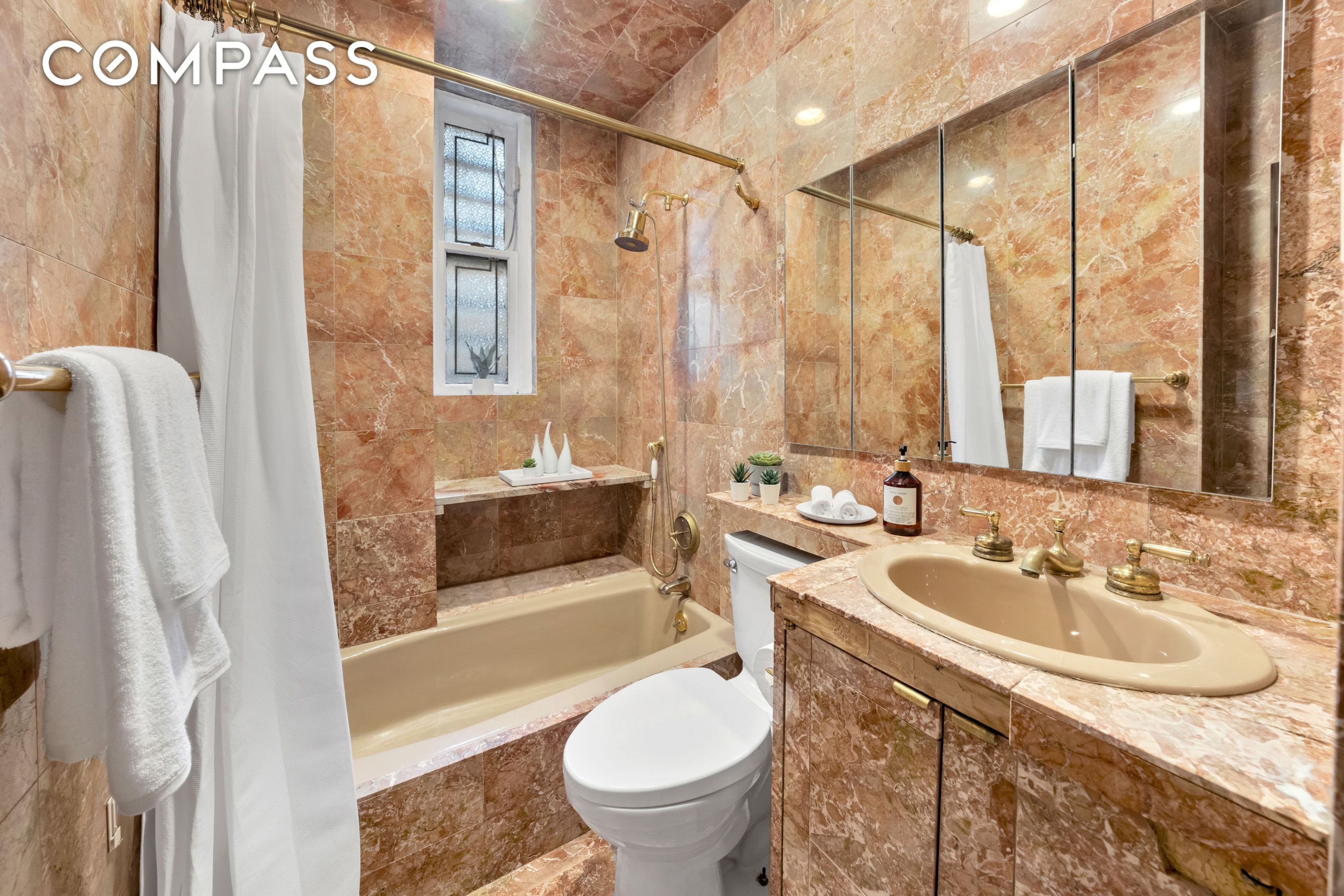 #7 photo, 1060 Park Avenue, マンハッタン Upper East Side , NY 10128