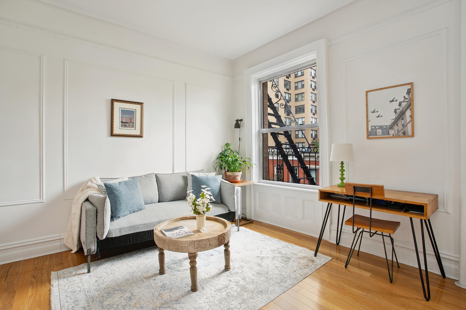 #1 photo, 210 E 17TH Street, Gramercy Park , NY 10003