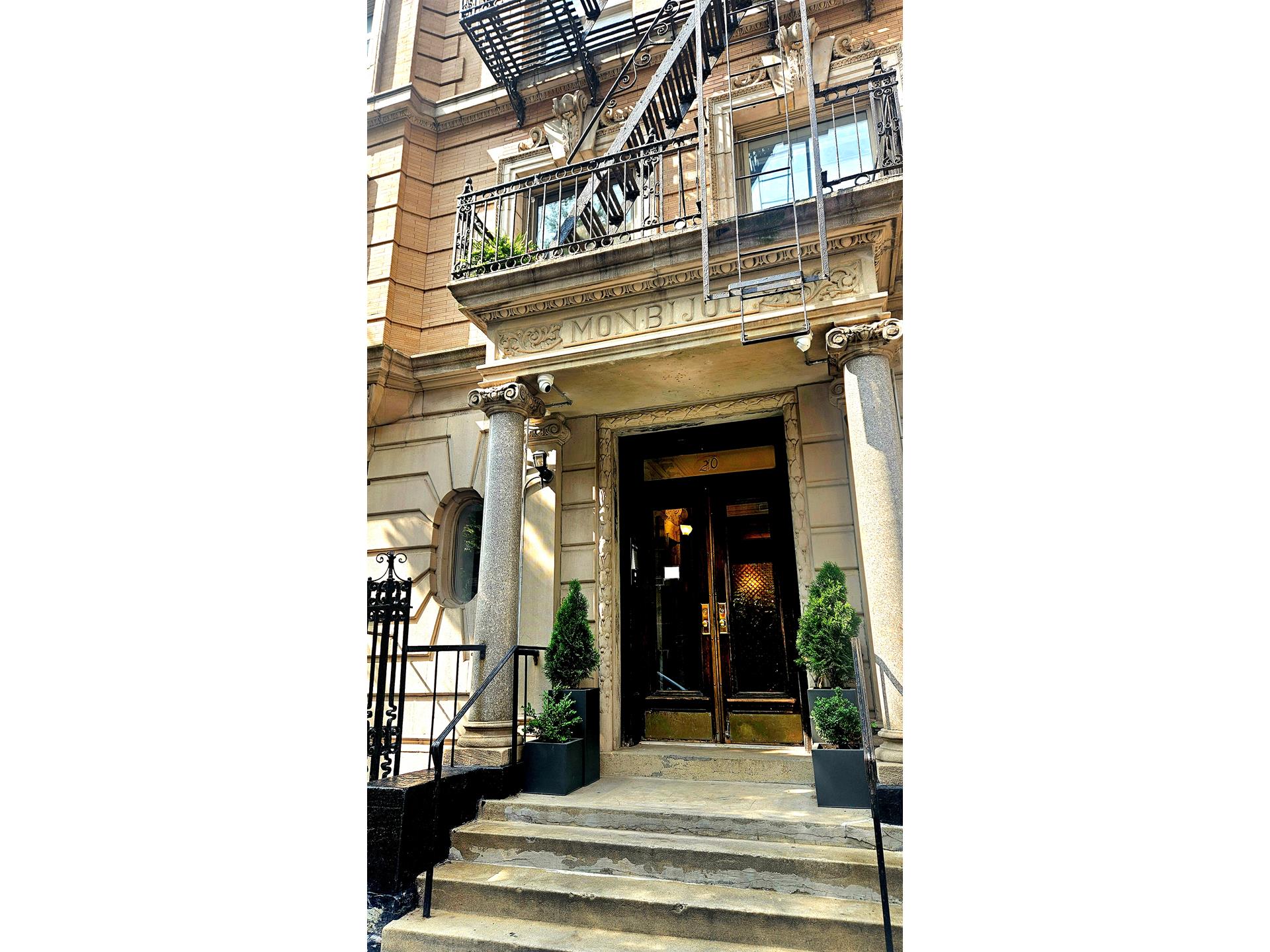 #11 photo, 210 E 17TH Street, マンハッタン Gramercy Park , NY 10003