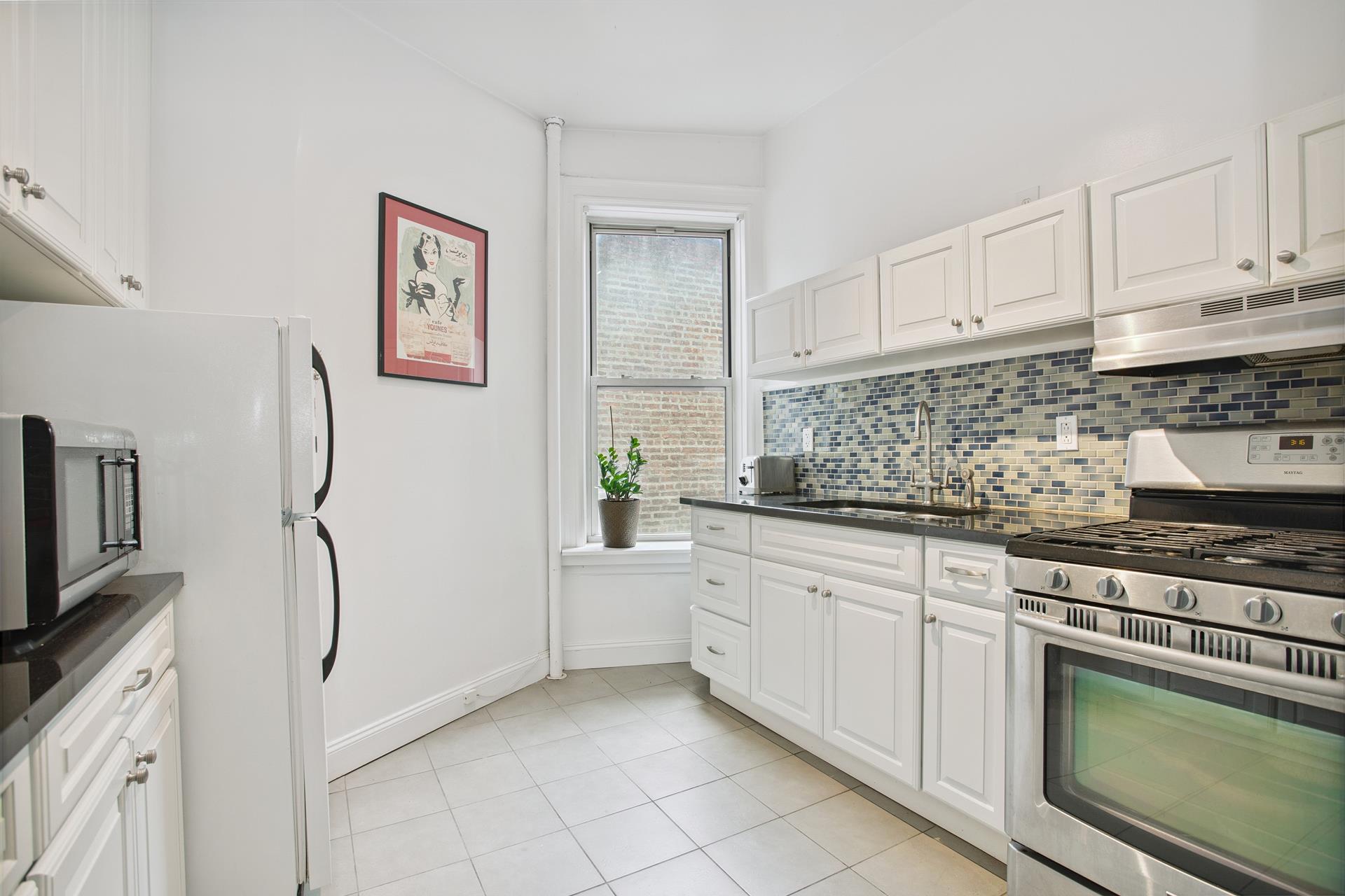 #7 photo, 210 E 17TH Street, マンハッタン Gramercy Park , NY 10003