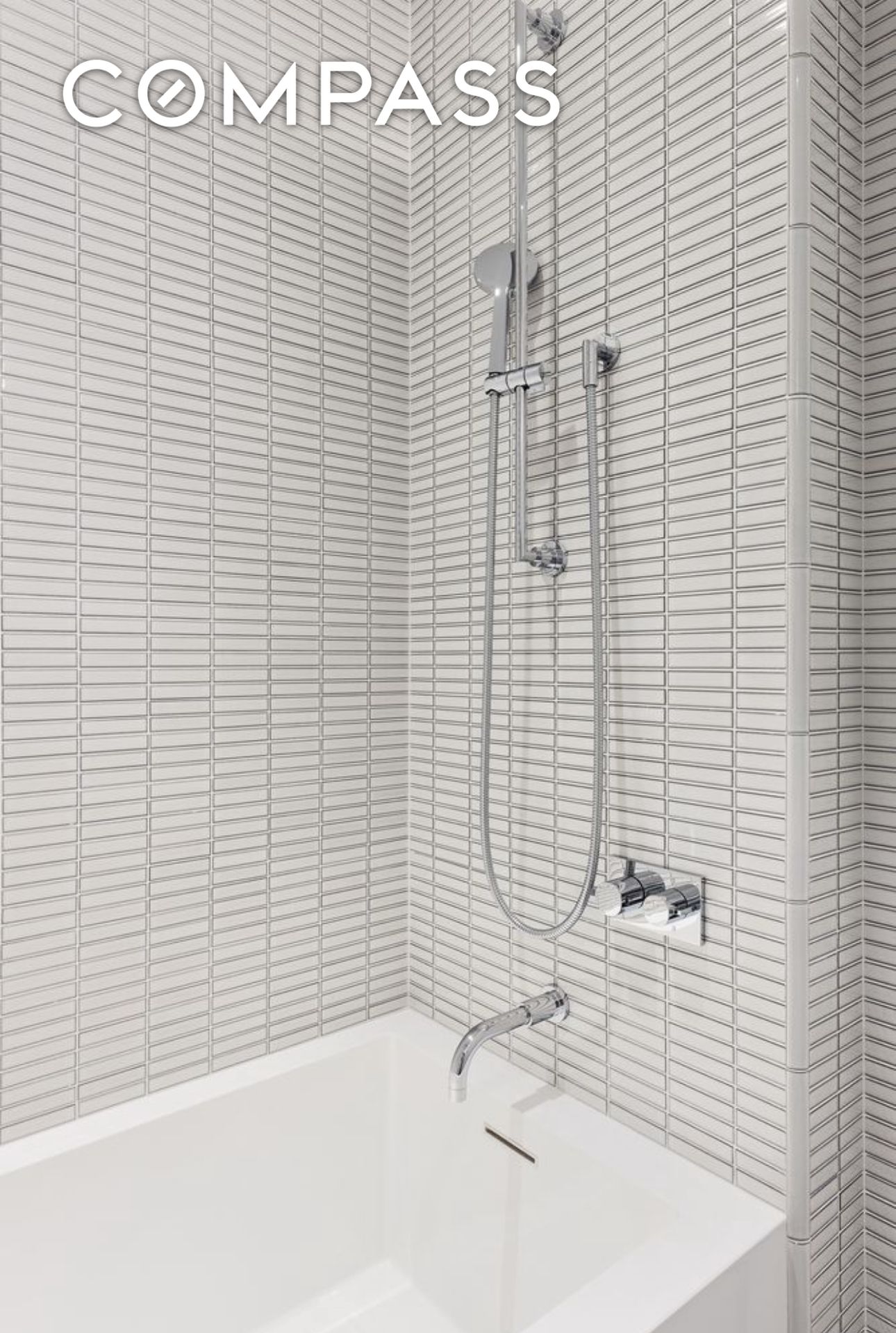 #13 photo, 252 South Street, マンハッタン Two Bridges , NY 10002