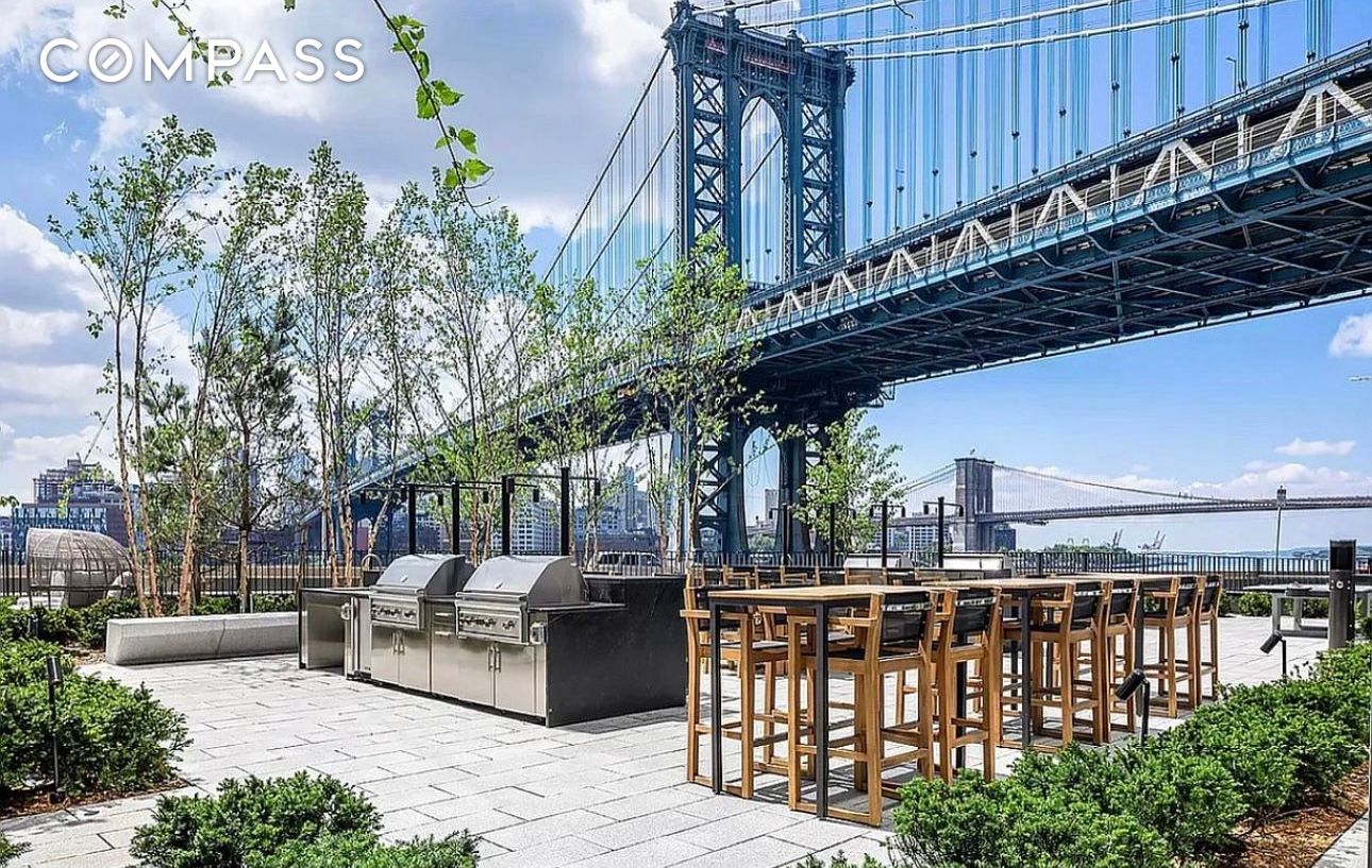 #15 photo, 252 South Street, マンハッタン Two Bridges , NY 10002