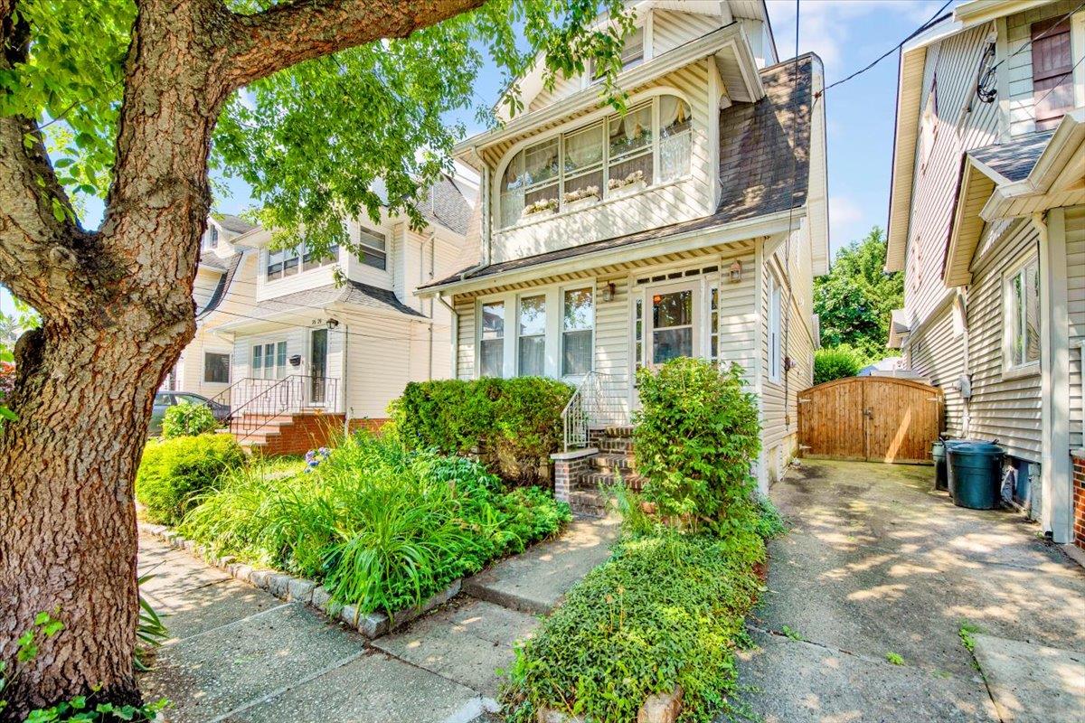 #1 photo, 3516 216th Street, 皇后區 貝塞 Bayside , NY 11361