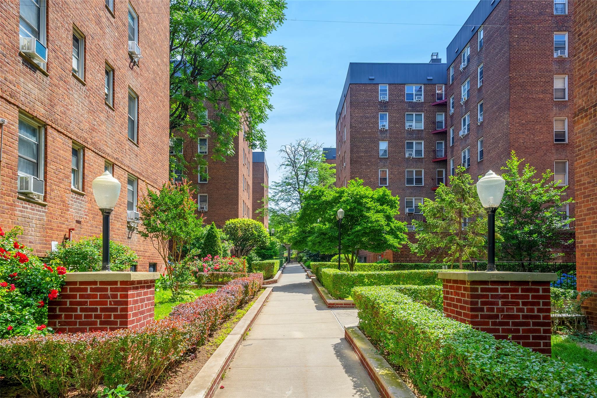 #1 photo, 105-25 67th Road, 皇后區 森林小丘 Forest Hills , NY 11375