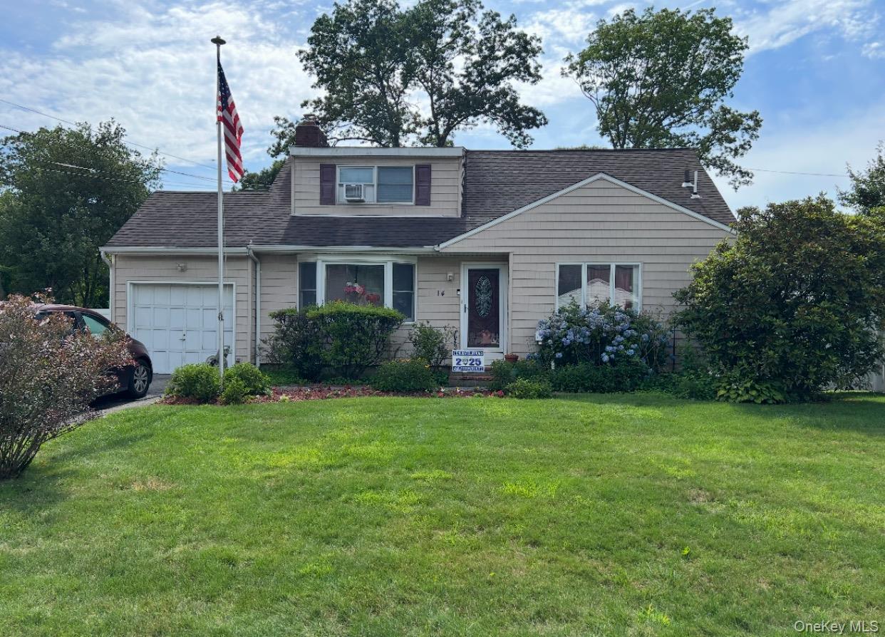 #1 photo, 14 Eastwood Drive, سوفولك North Babylon , NY 11703