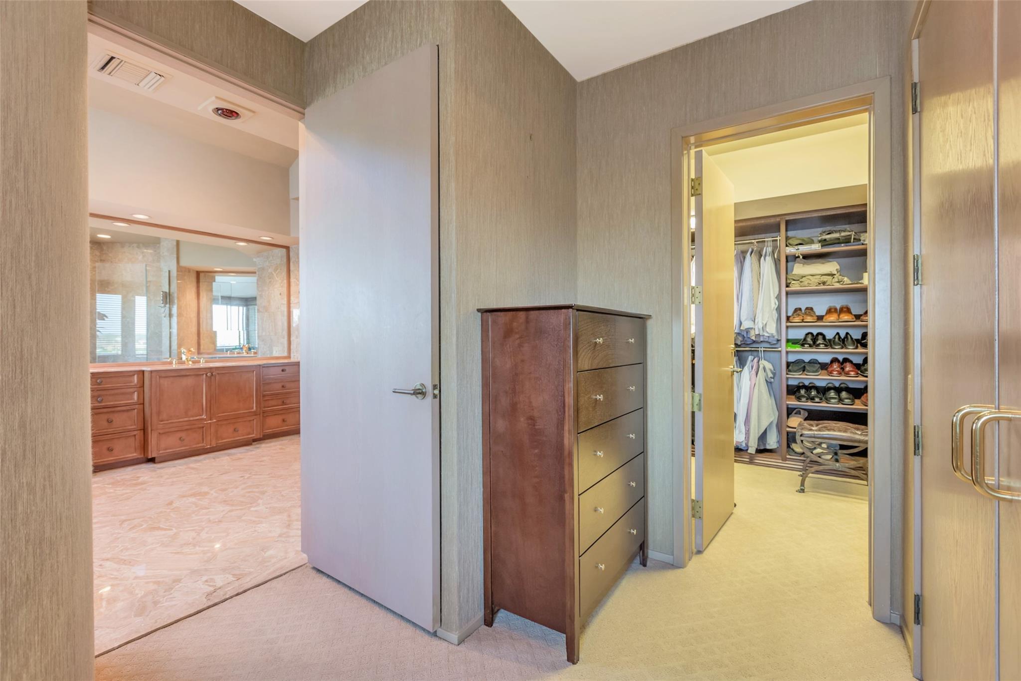 #14 photo, 136 The Helm, East Islip , NY 11730