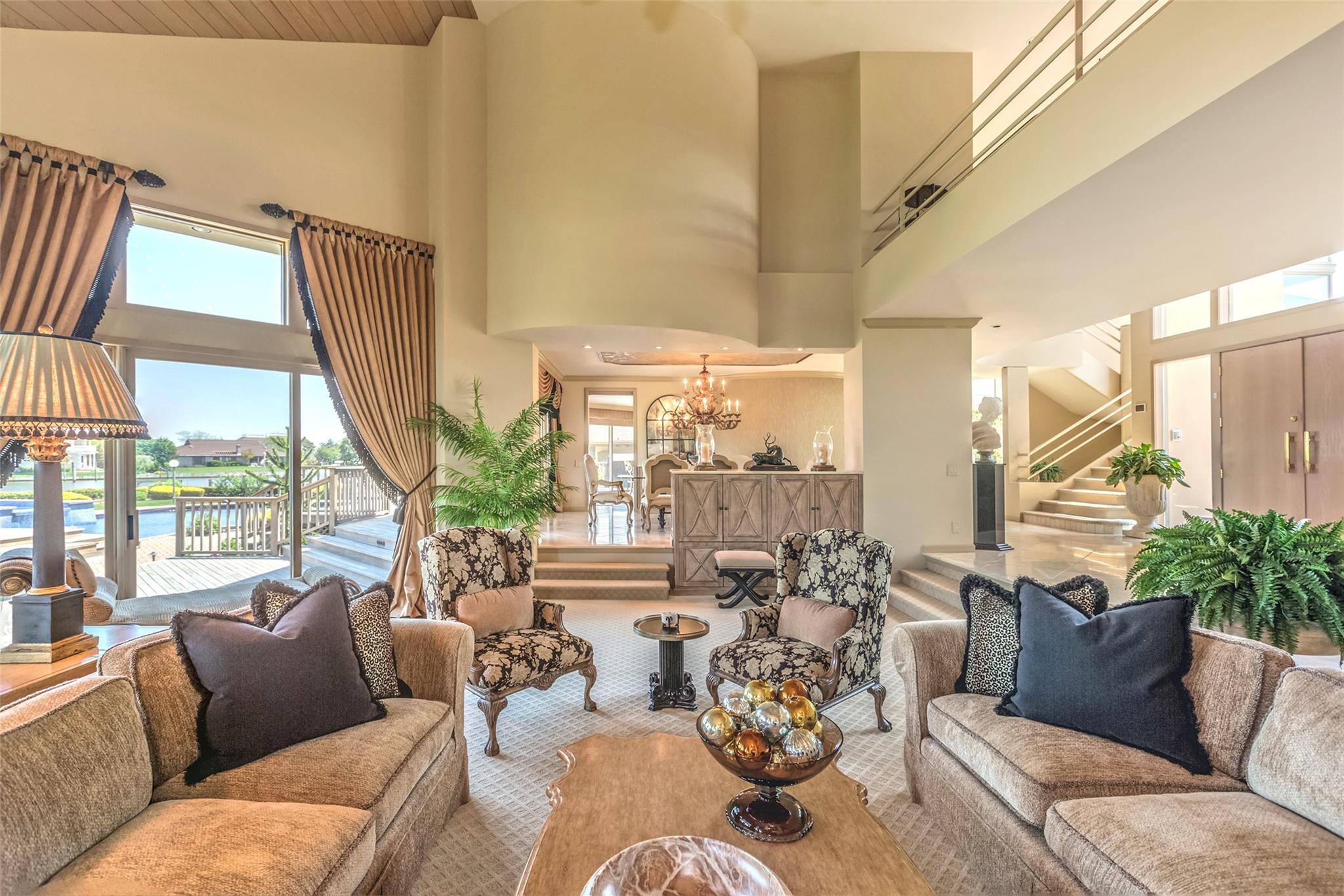 #8 photo, 136 The Helm, East Islip , NY 11730