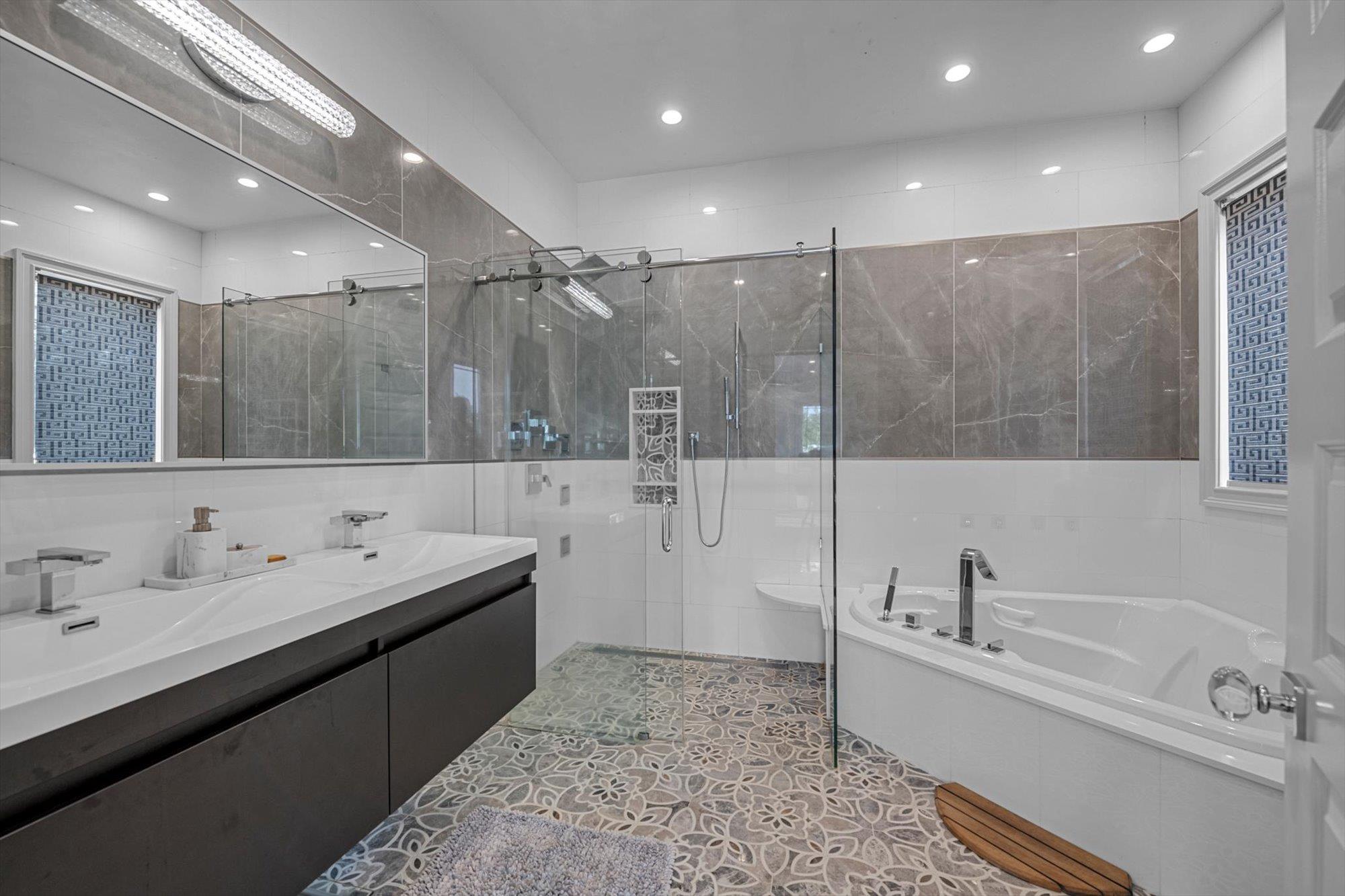 #15 photo, 185 Dolphin Drive, ナッソー郡 Hewlett Neck , NY 11598