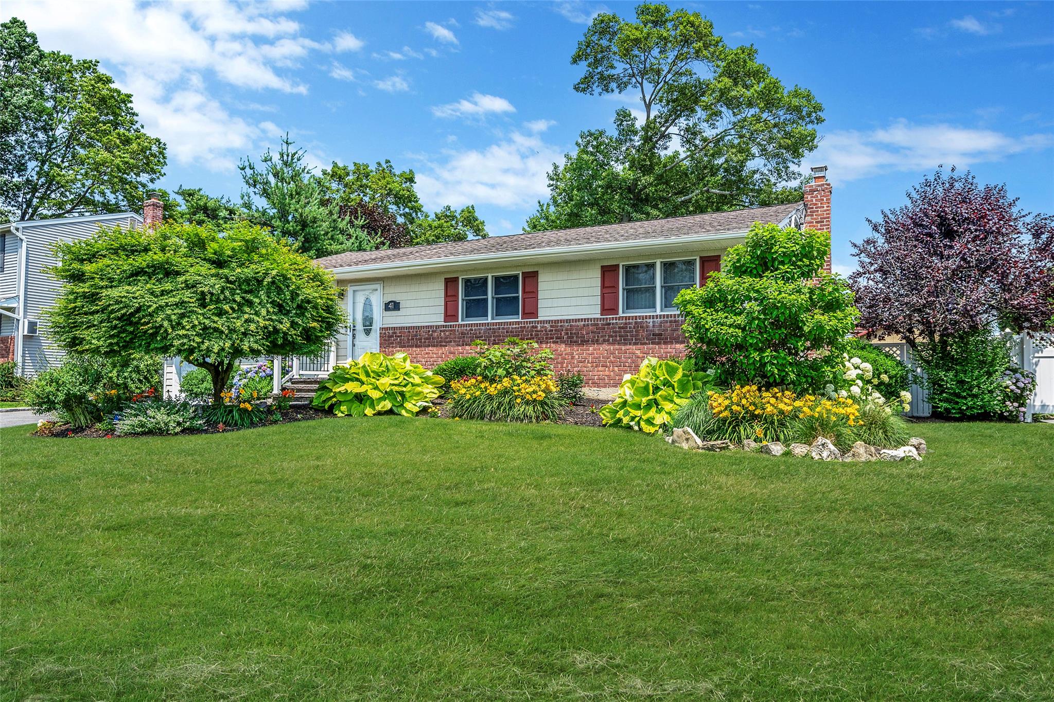 #1 photo, 41 W 21st Street, Deer Park , NY 11729