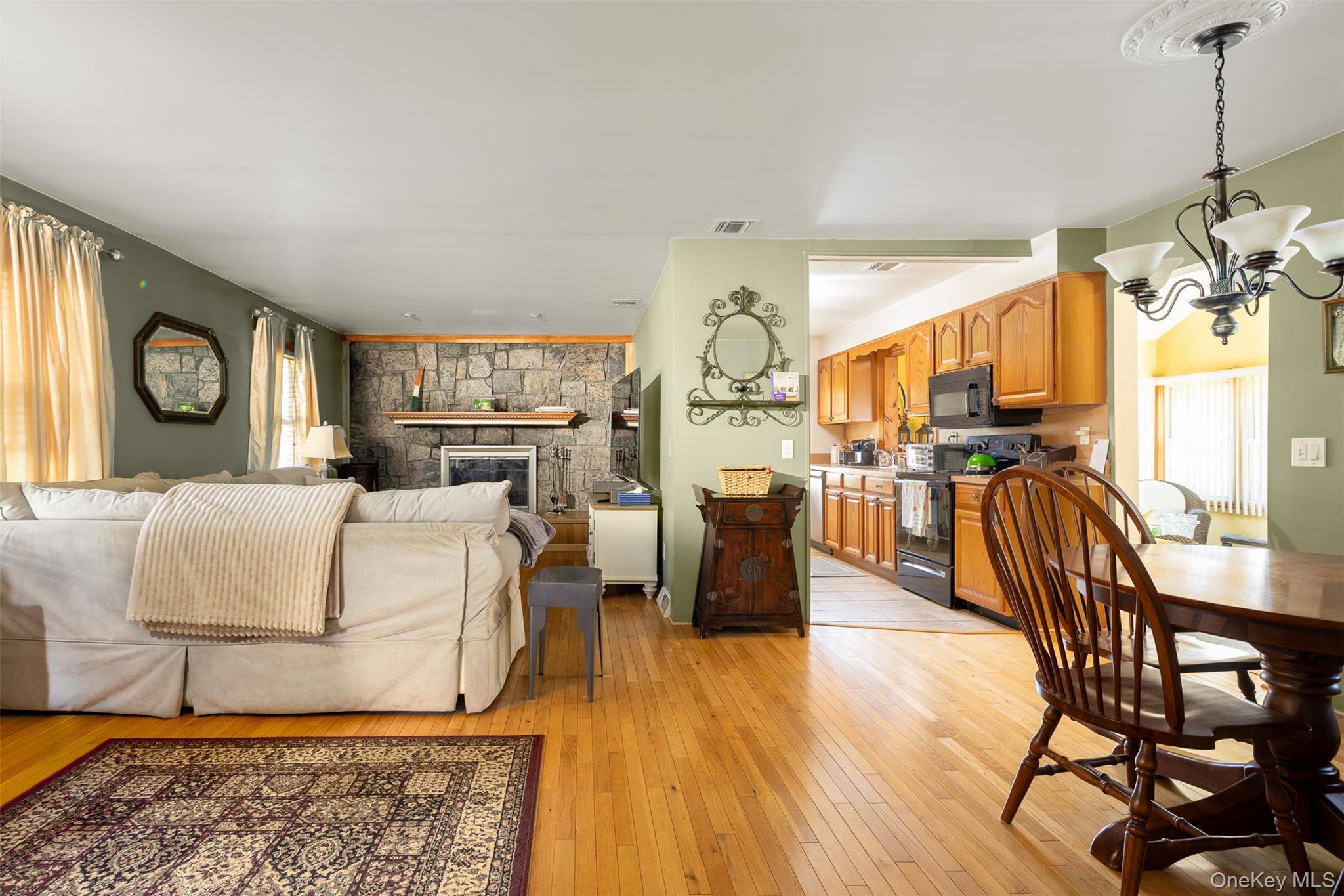 #2 photo, 84 Country Club Road, サフォーク郡 Bellport Village , NY 11713