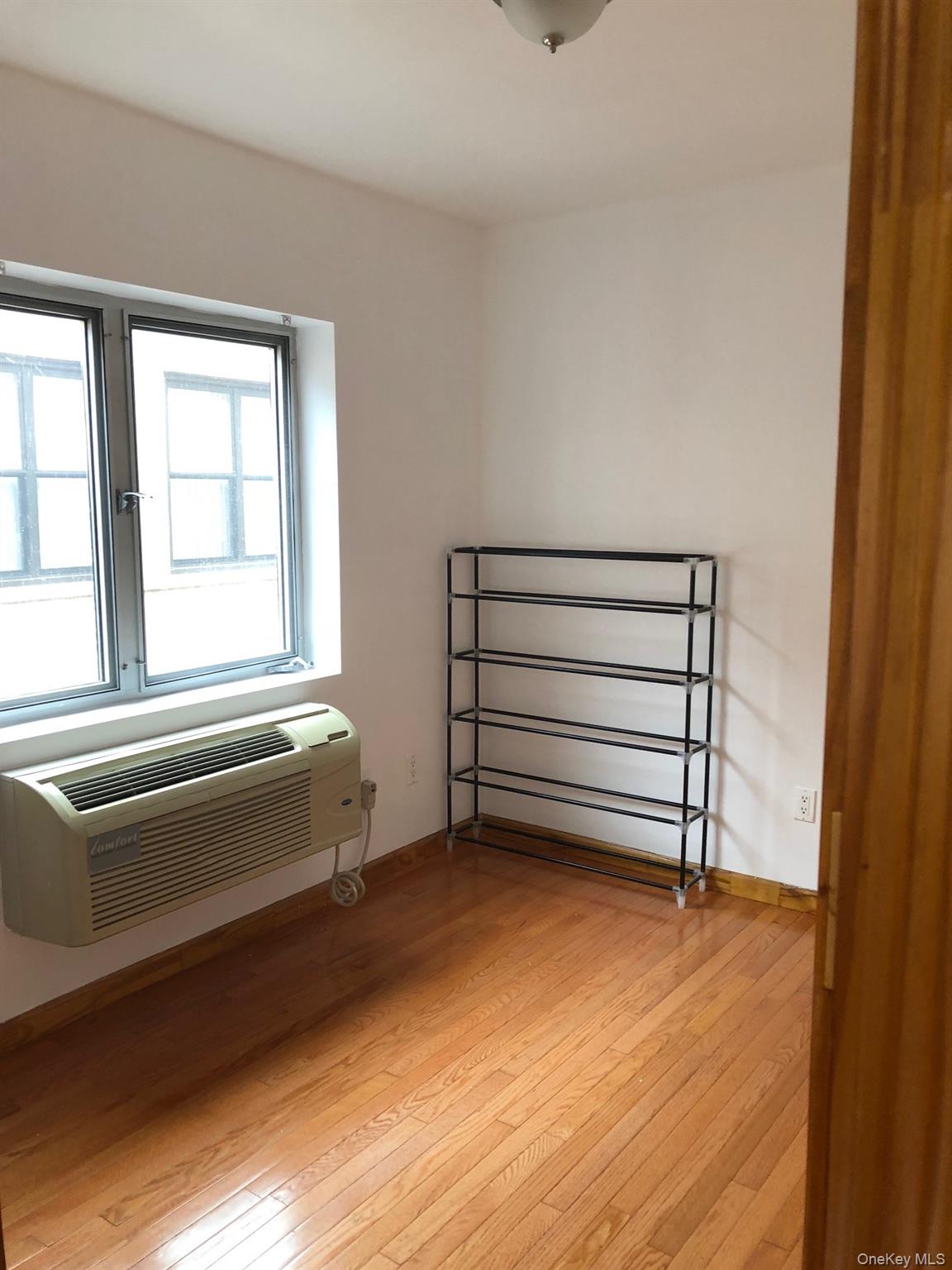 #3 photo, 147-30 Barclay Avenue, 法拉盛 Flushing , NY 11355