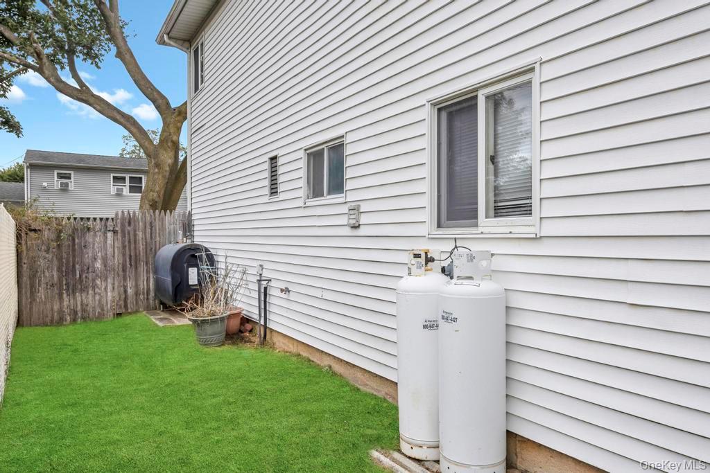 #3 photo, 833 Bermuda Road, サフォーク郡 West Babylon , NY 11704