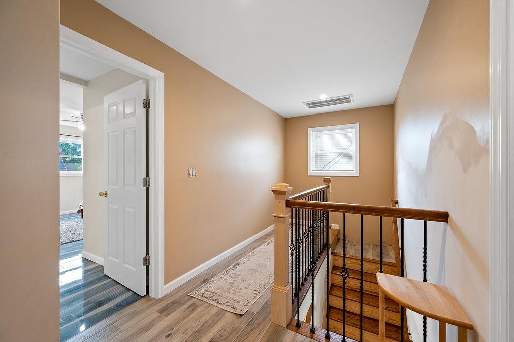 #11 photo, 10 Airway Drive, ناسو Bellmore , NY 11710