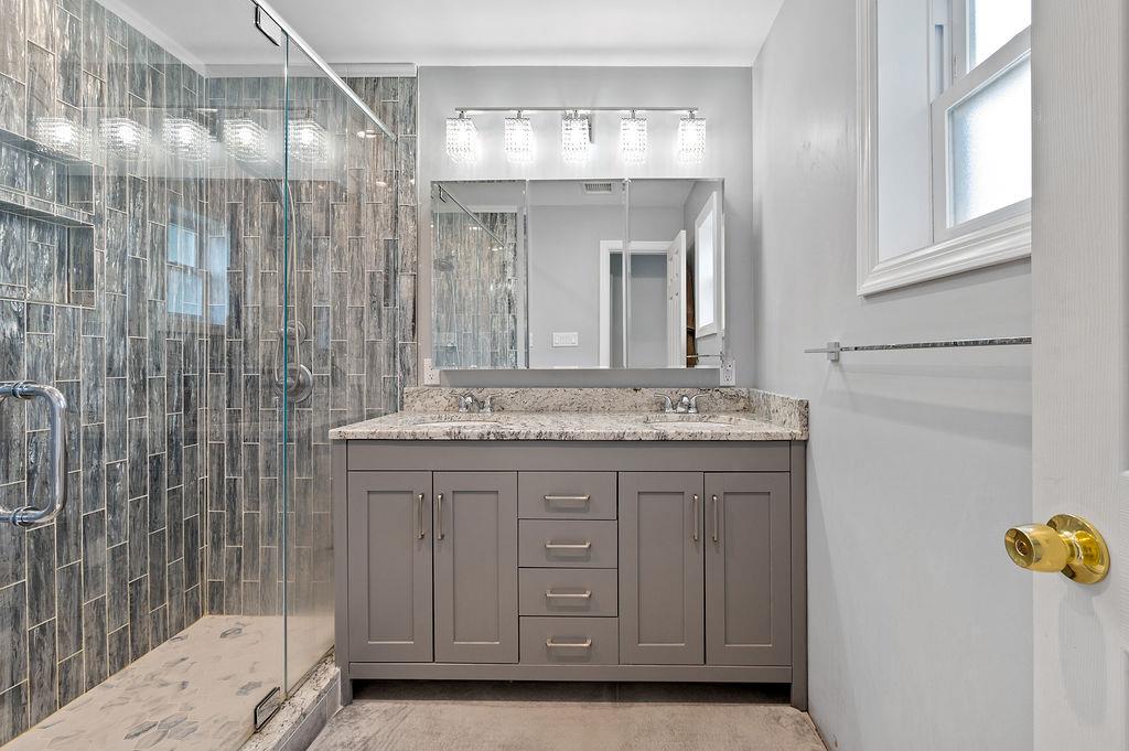 #14 photo, 10 Airway Drive, ناسو Bellmore , NY 11710