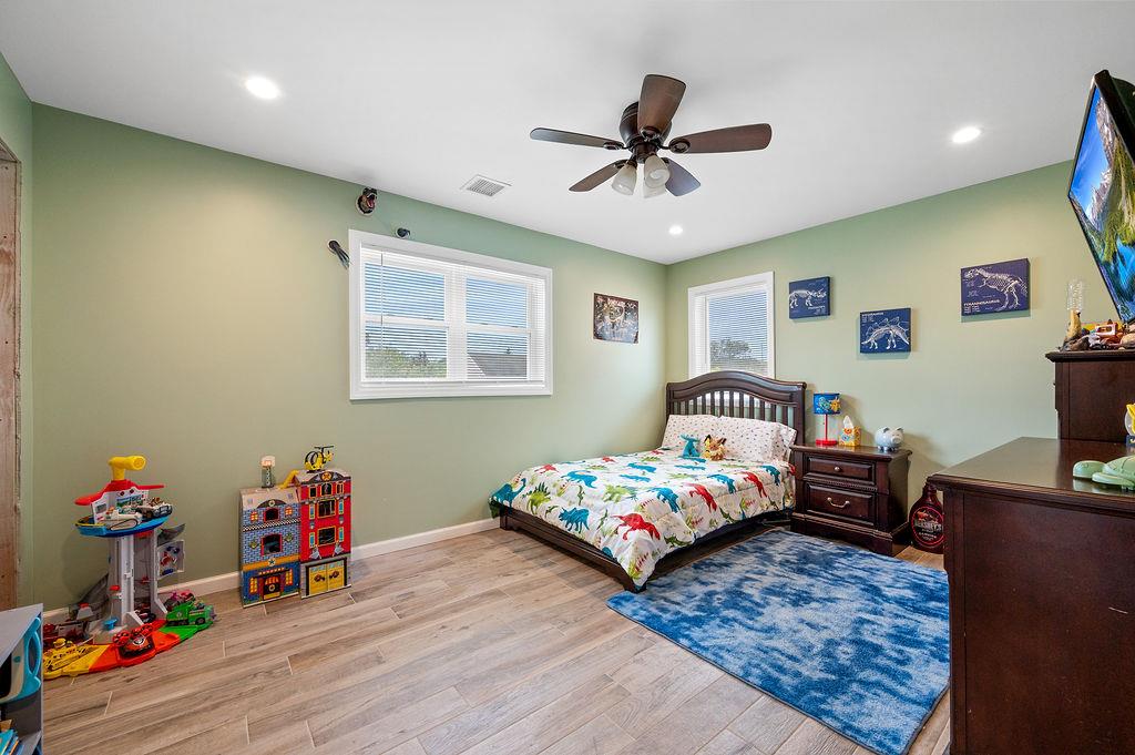 #16 photo, 10 Airway Drive, ناسو Bellmore , NY 11710