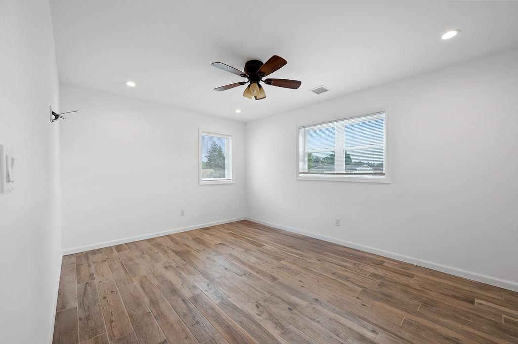 #17 photo, 10 Airway Drive, ناسو Bellmore , NY 11710