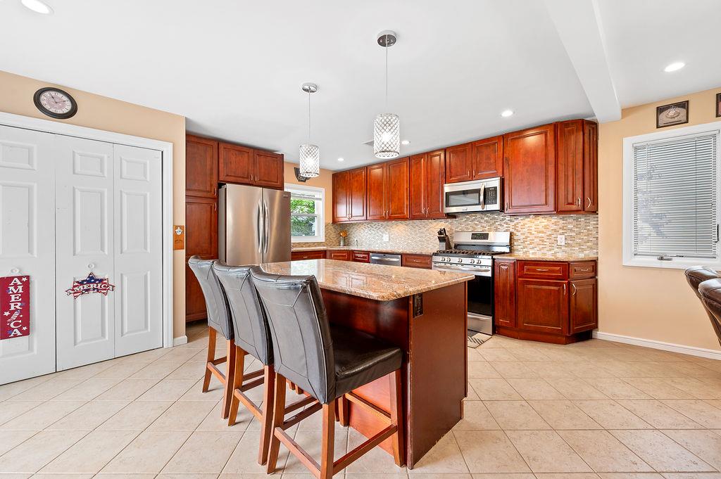 #4 photo, 10 Airway Drive, ناسو Bellmore , NY 11710