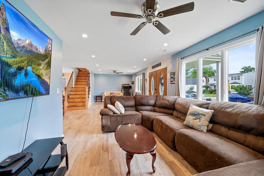 #6 photo, 10 Airway Drive, ناسو Bellmore , NY 11710