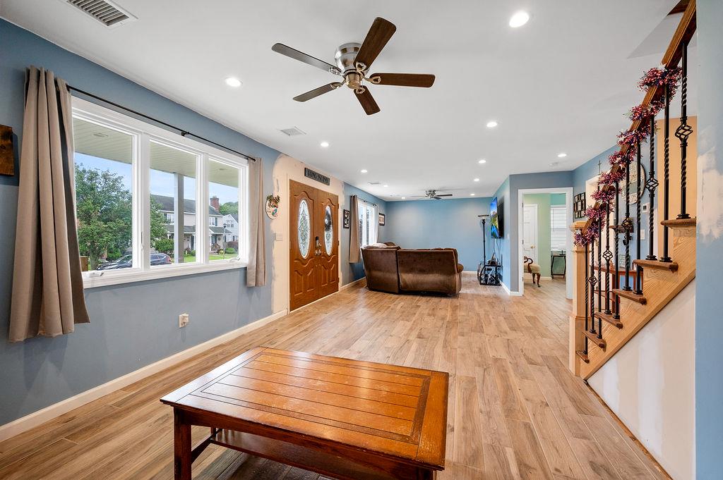 #8 photo, 10 Airway Drive, ناسو Bellmore , NY 11710