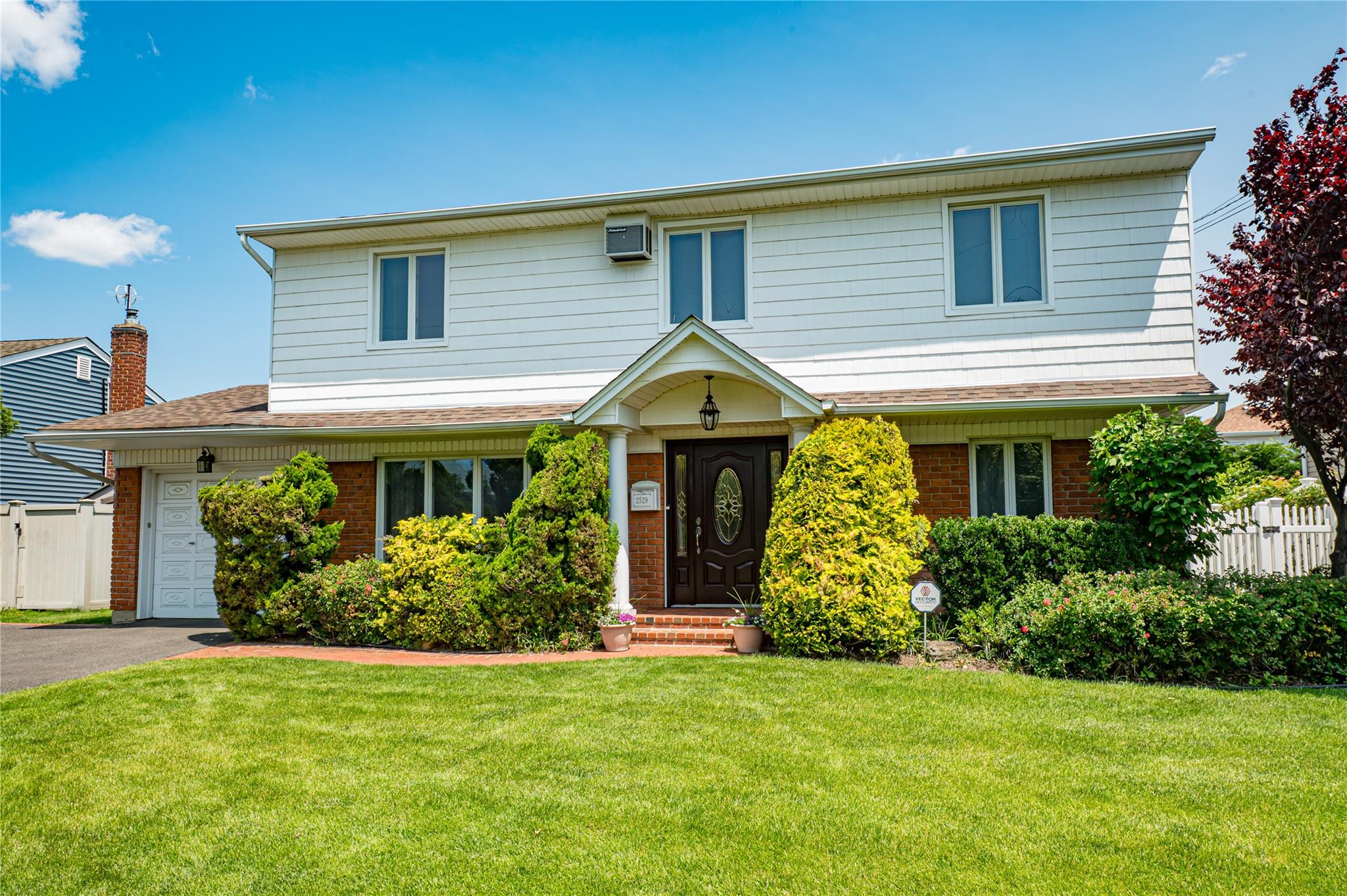 #1 photo, 2529 Kerry Lane, ナッソー郡 Bellmore , NY 11710