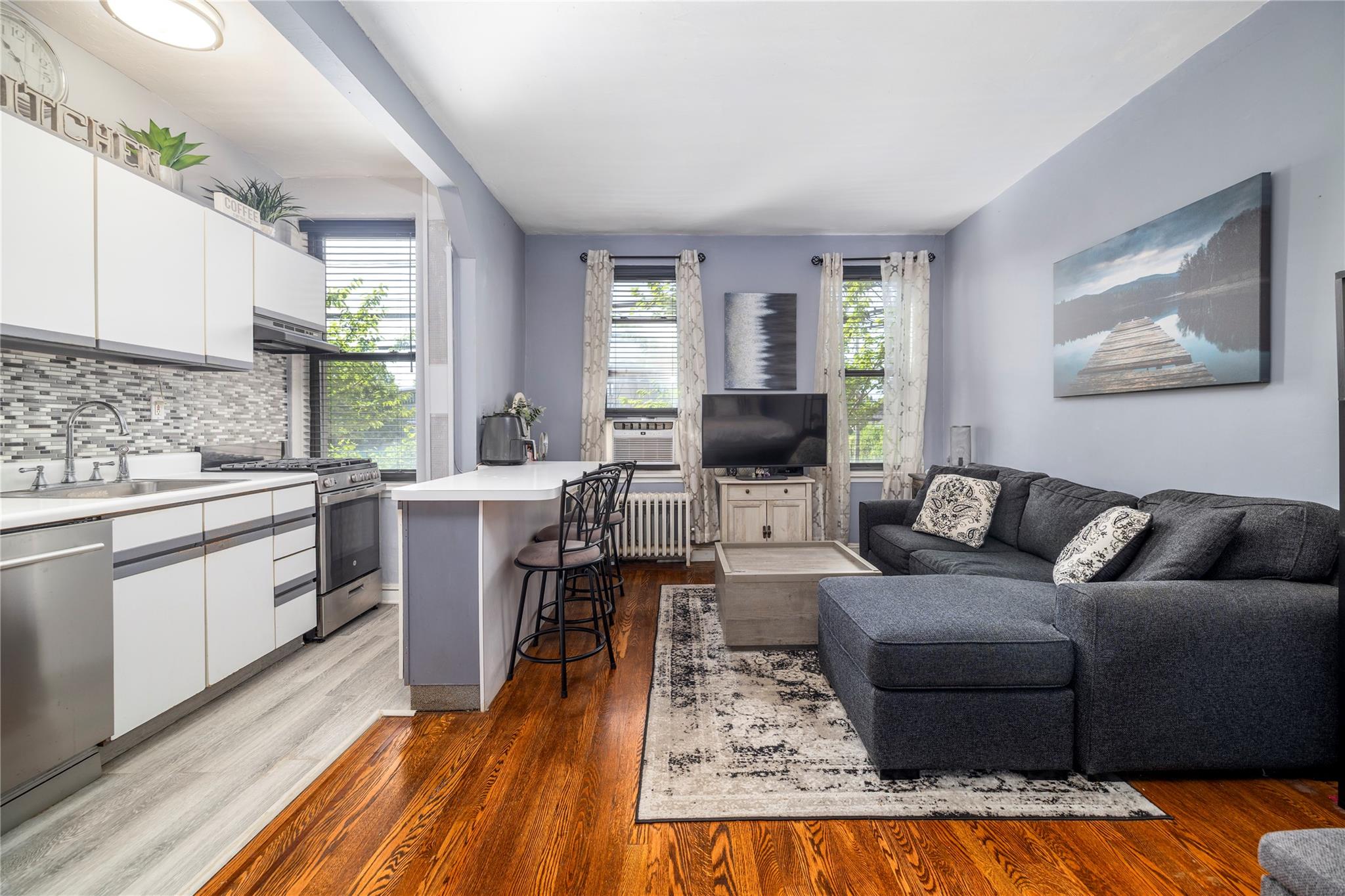 #1 photo, 12 Hempstead Avenue, Rockville Centre , NY 11570