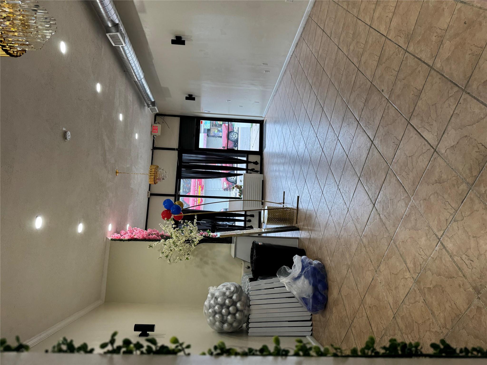 #3 photo, 199-19 Linden Blvd, クイーンズ区 Saint Albans , NY 11412