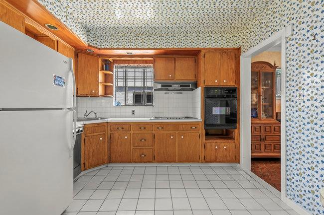 #10 photo, 7318 180th Street, Fresh Meadows , NY 11366