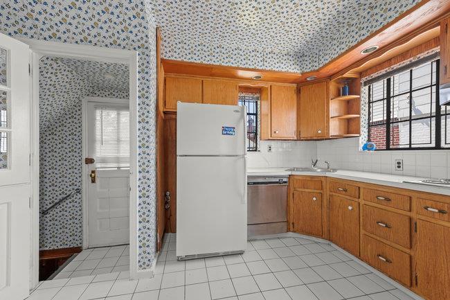 #12 photo, 7318 180th Street, Fresh Meadows , NY 11366