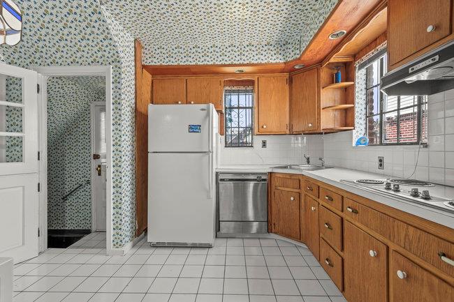 #9 photo, 7318 180th Street, Fresh Meadows , NY 11366