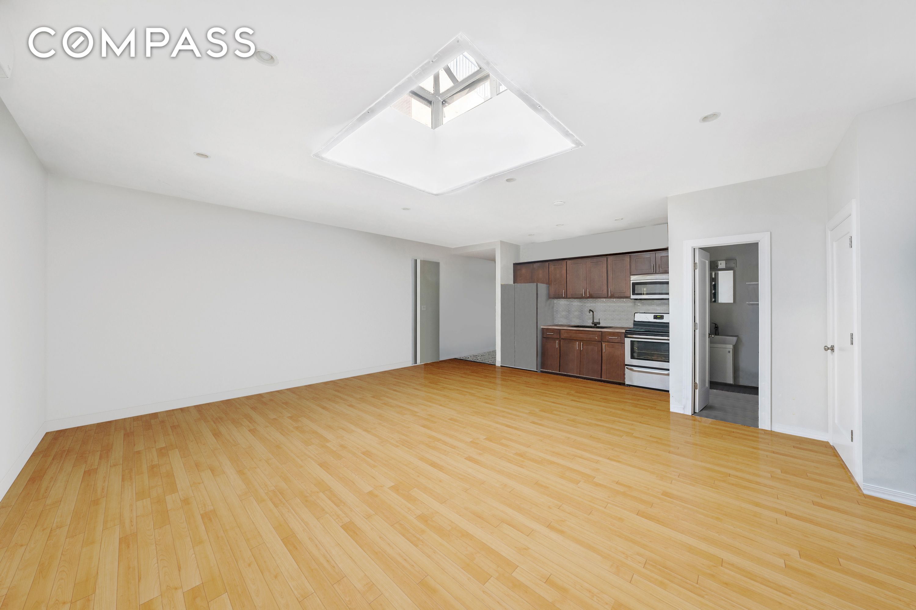 #8 photo, 354 Grand Street, ブルックリン区 Williamsburg , NY 11211