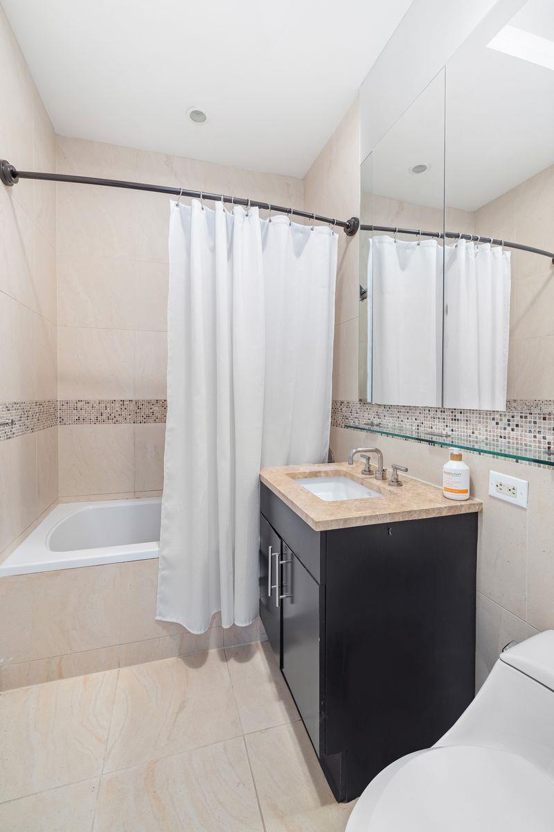 #6 photo, 325 5TH Avenue, マンハッタン Midtown , NY 10016