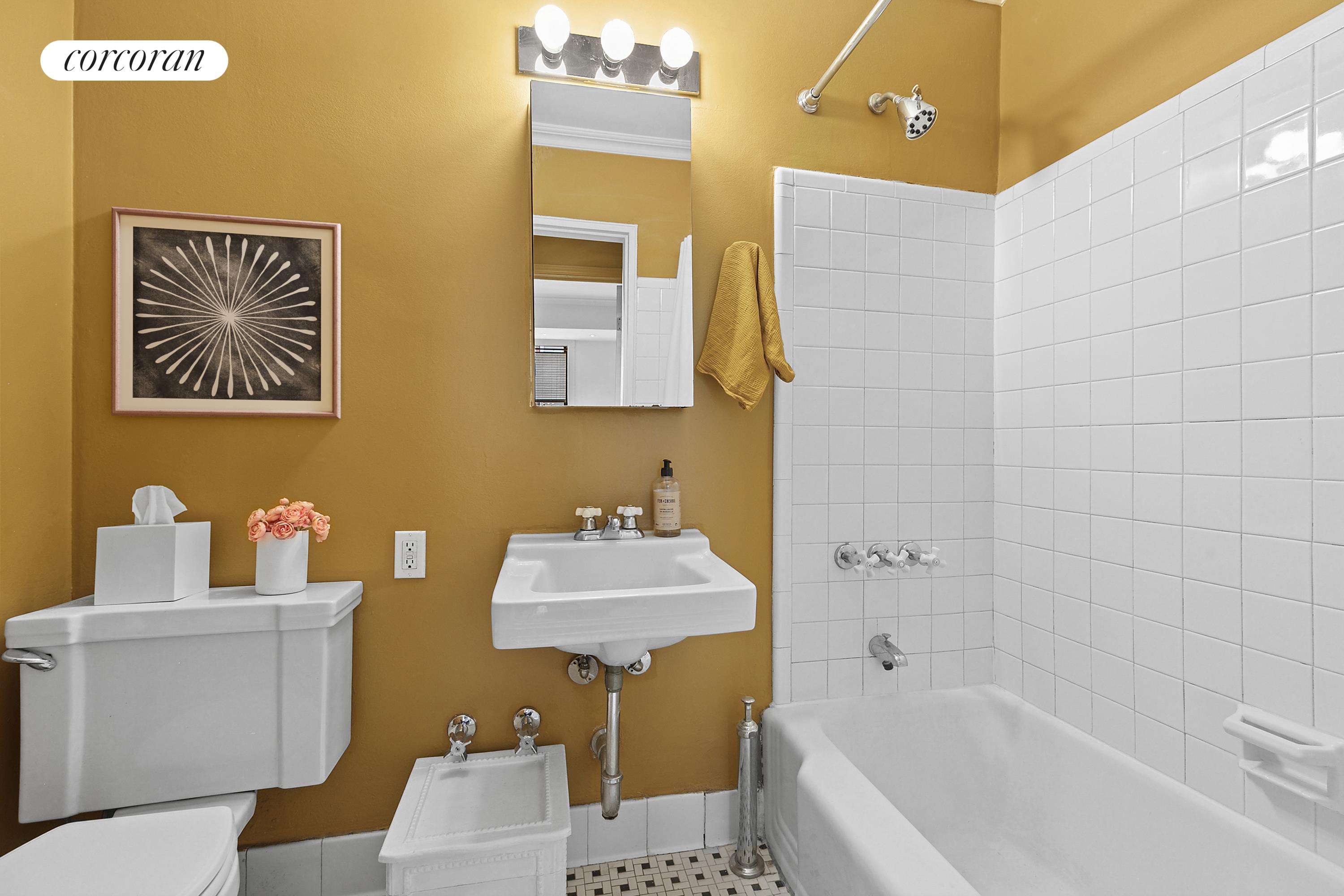 #7 photo, 48 GRAMERCY Park N, Gramercy Park , NY 10010