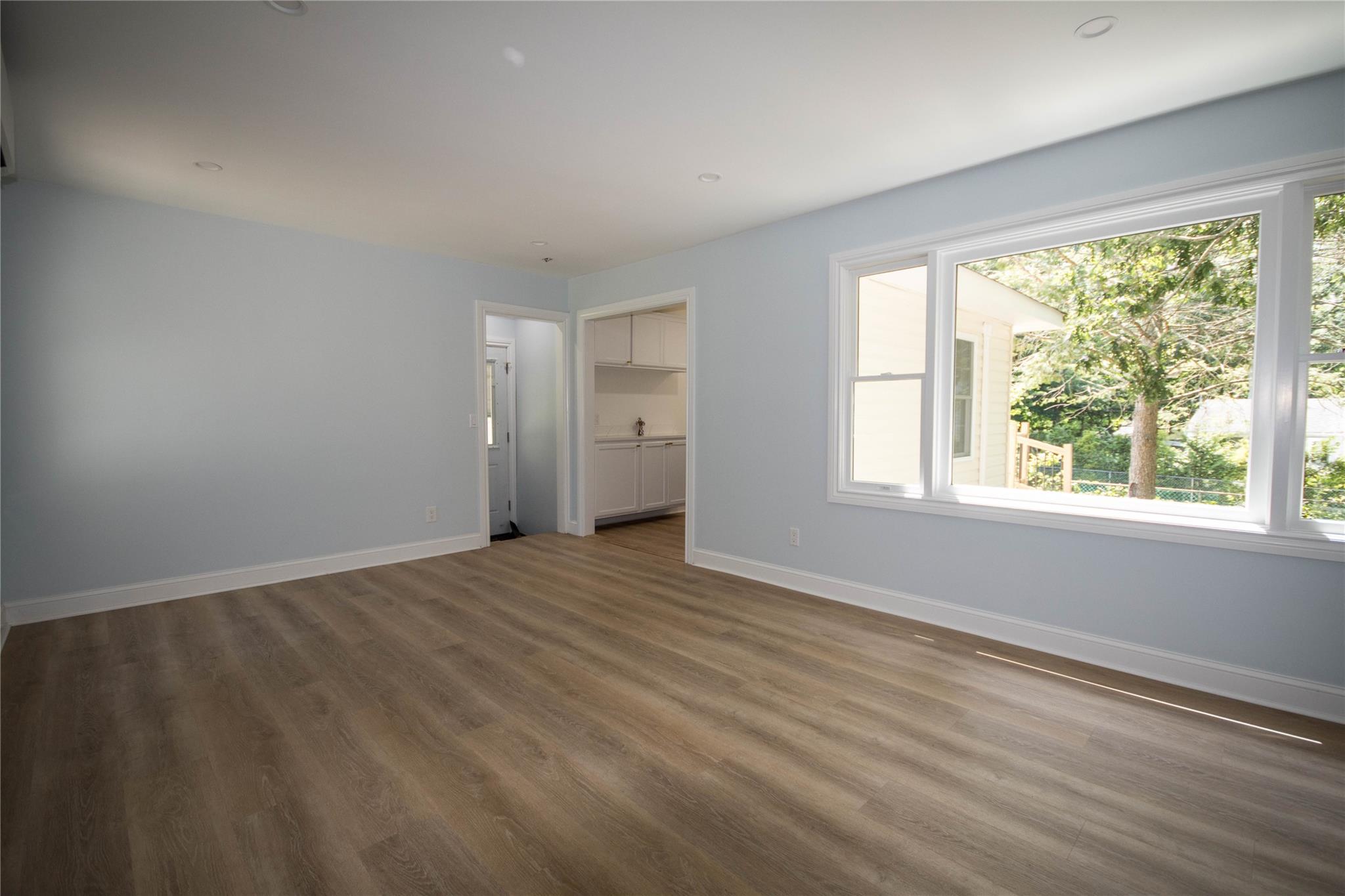 #4 photo, 64 Maple Avenue, サフォーク郡 Flanders , NY 11901