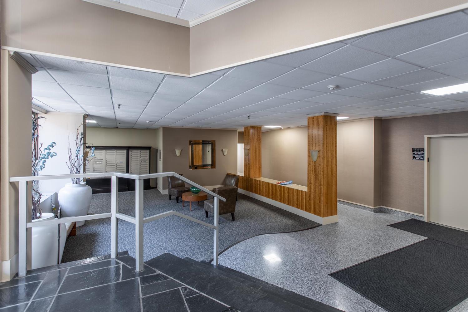 #9 photo, 100 Clinton Avenue, Mineola , NY 11501