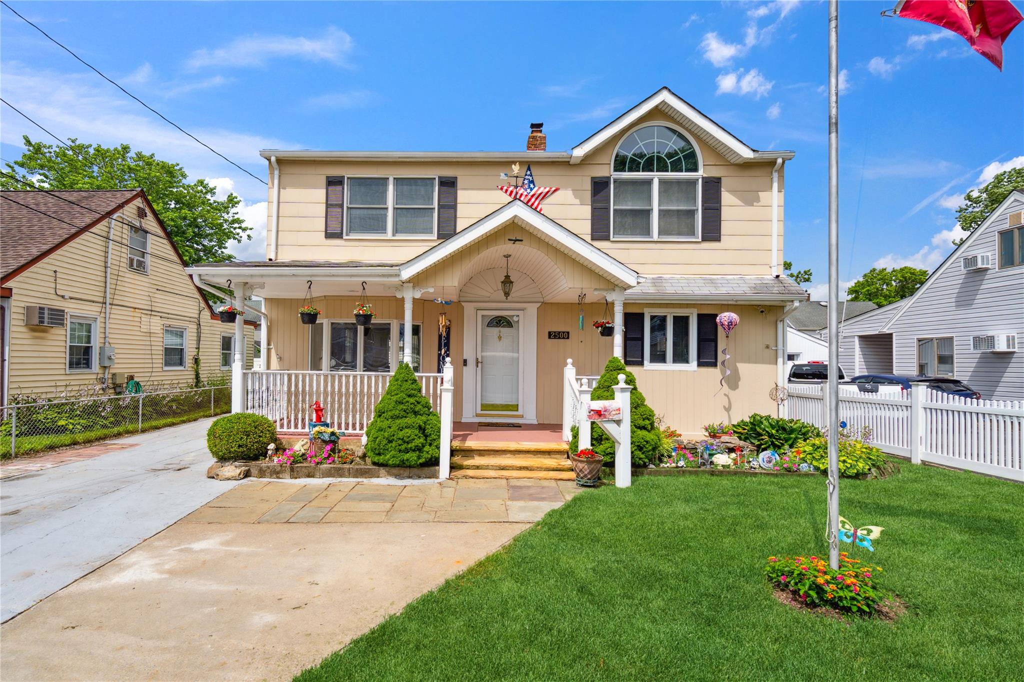 #1 photo, 2500 Mermaid Avenue, Wantagh , NY 11793